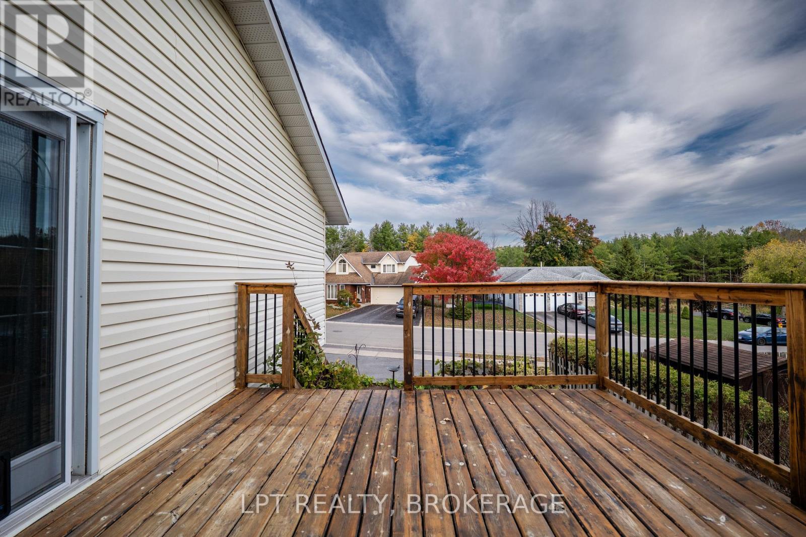 697 Macdonald Drive, Gananoque, Ontario  K7G 3C4 - Photo 32 - X12472432