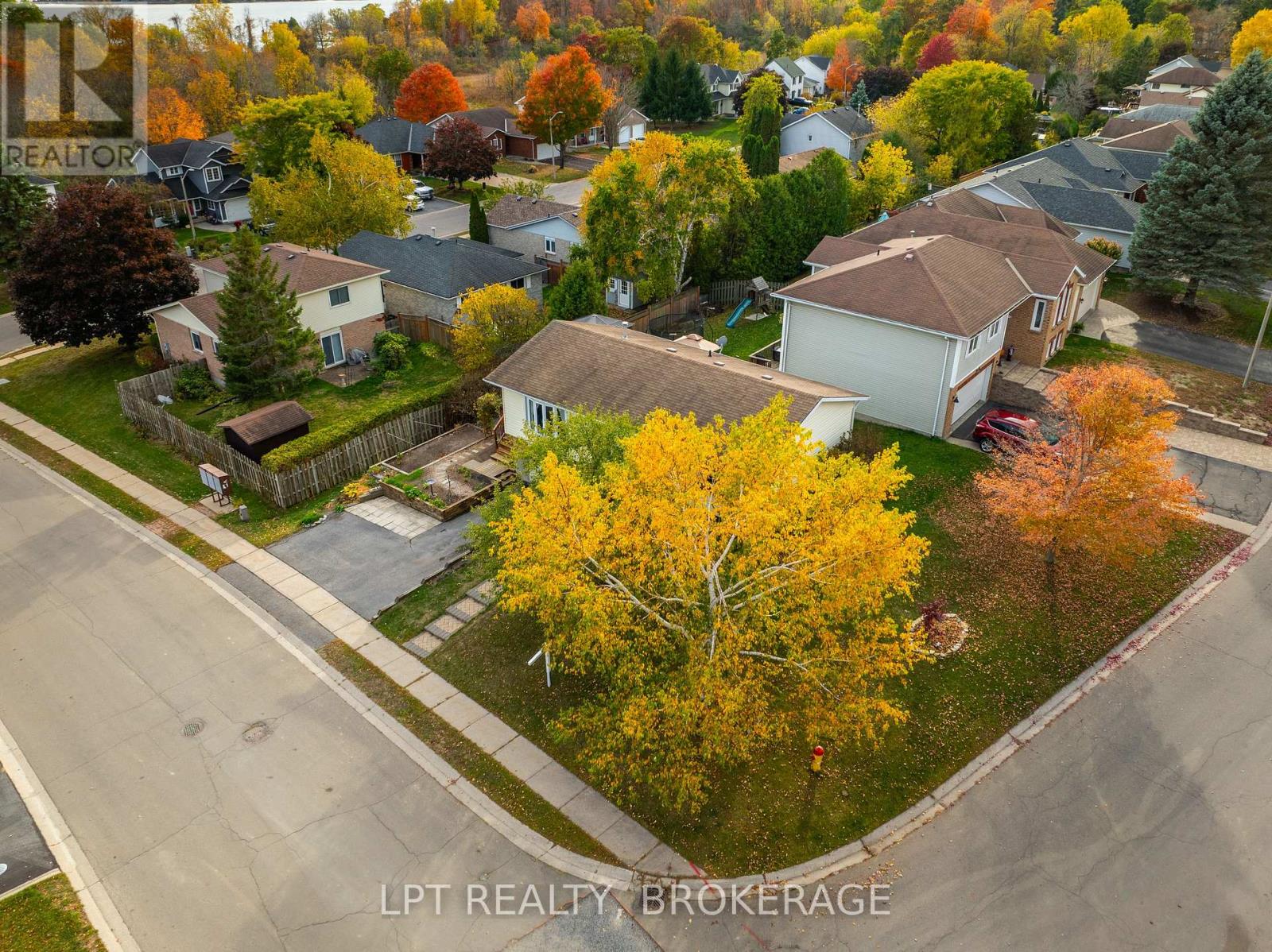 697 Macdonald Drive, Gananoque, Ontario  K7G 3C4 - Photo 43 - X12472432