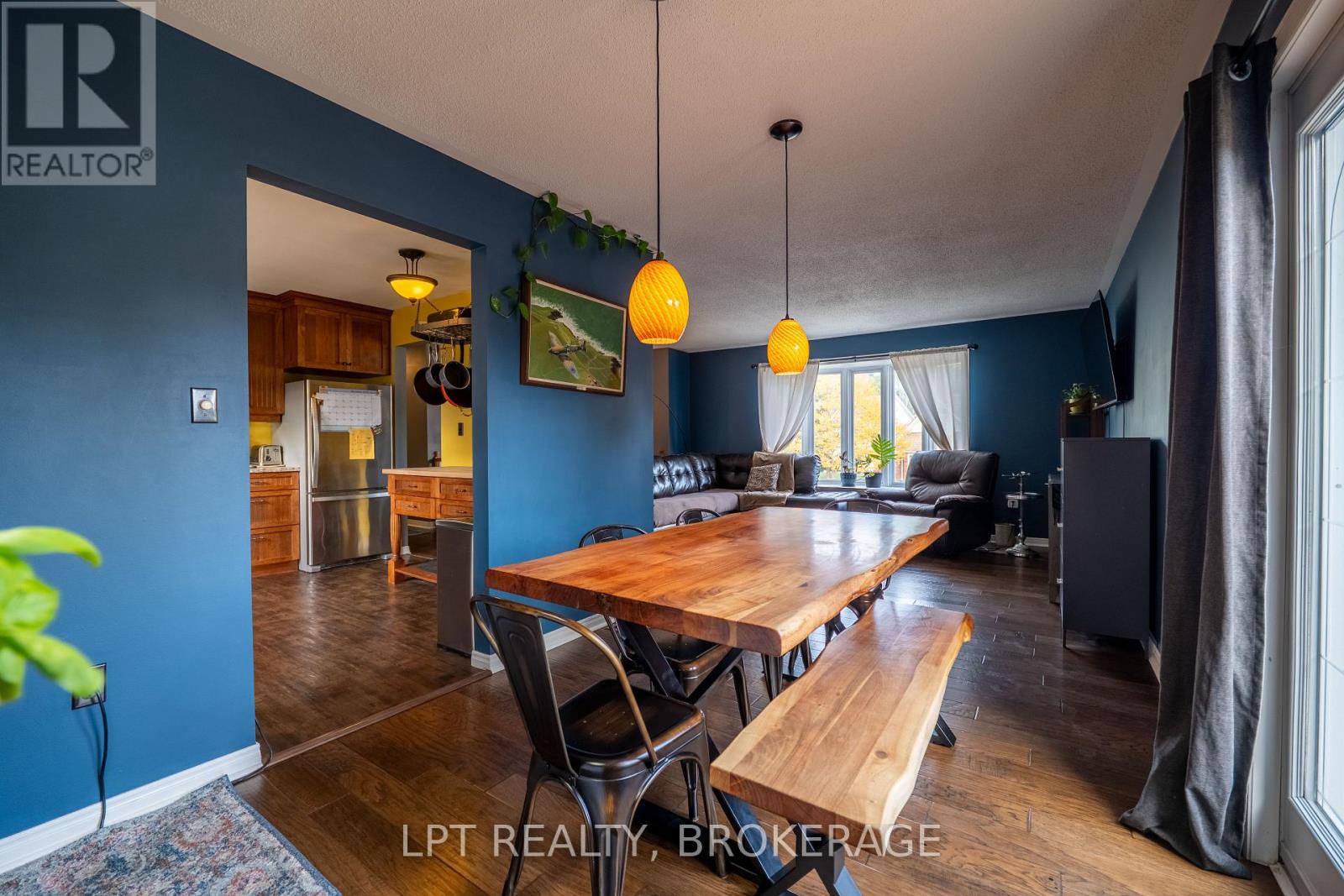 697 Macdonald Drive, Gananoque, Ontario  K7G 3C4 - Photo 6 - X12472432