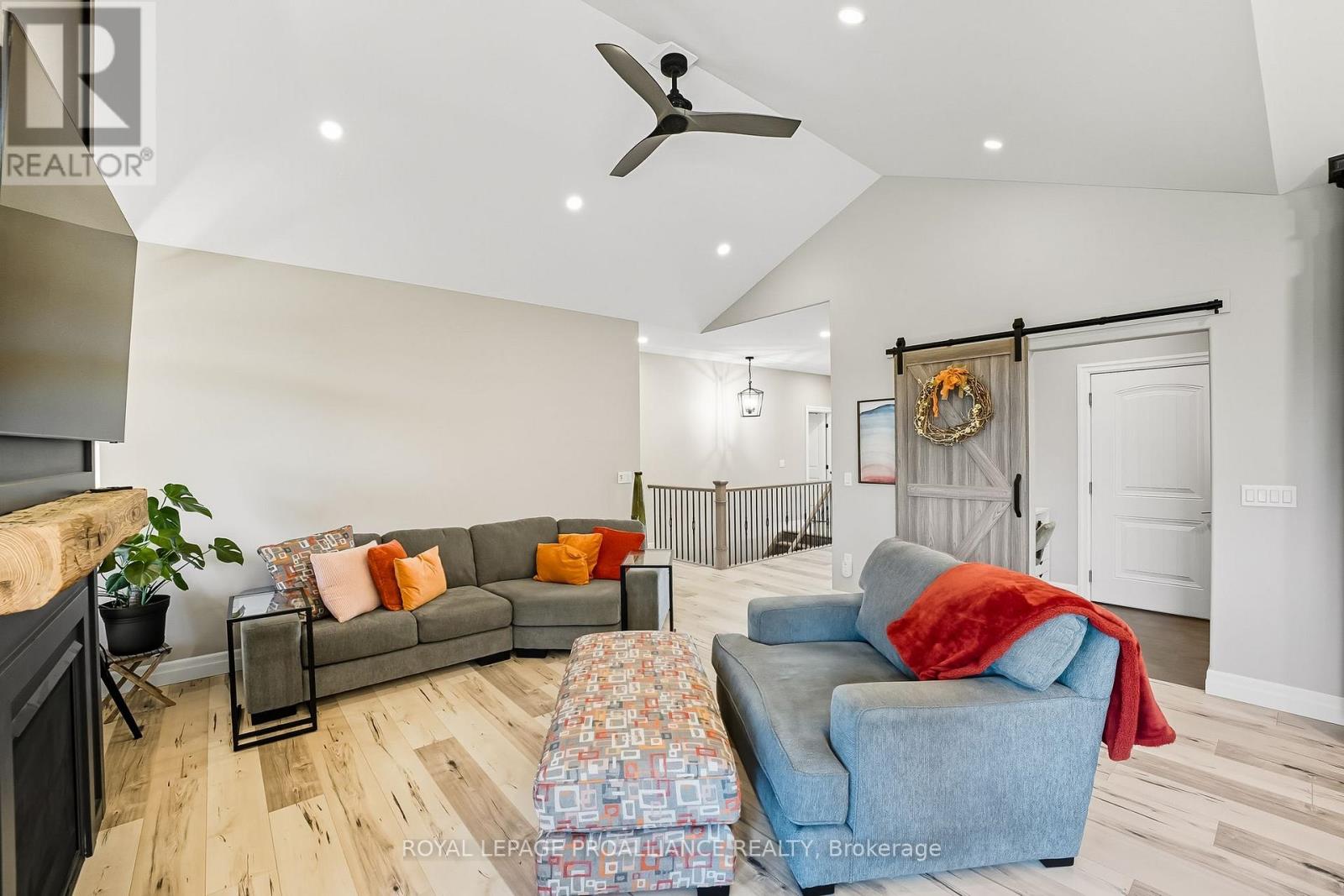 19 Ambrosia Terrace, Quinte West, Ontario  K8V 0G6 - Photo 13 - X12472508