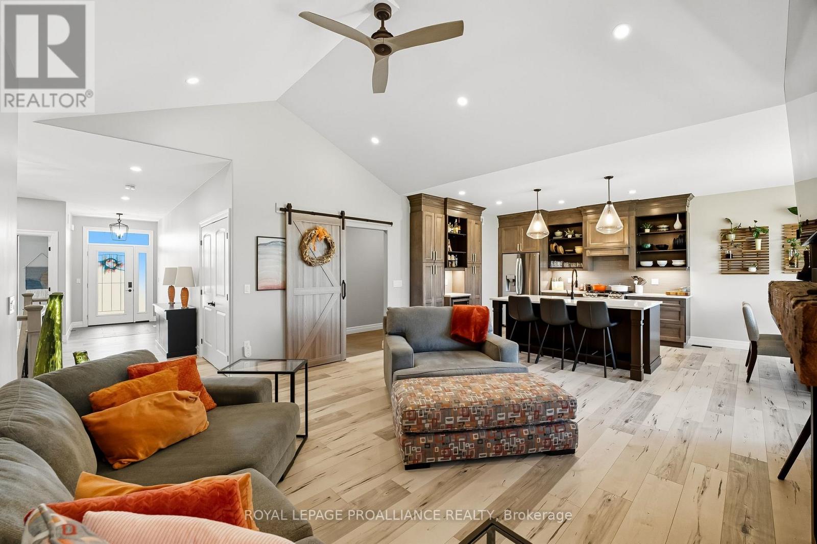 19 Ambrosia Terrace, Quinte West, Ontario  K8V 0G6 - Photo 14 - X12472508