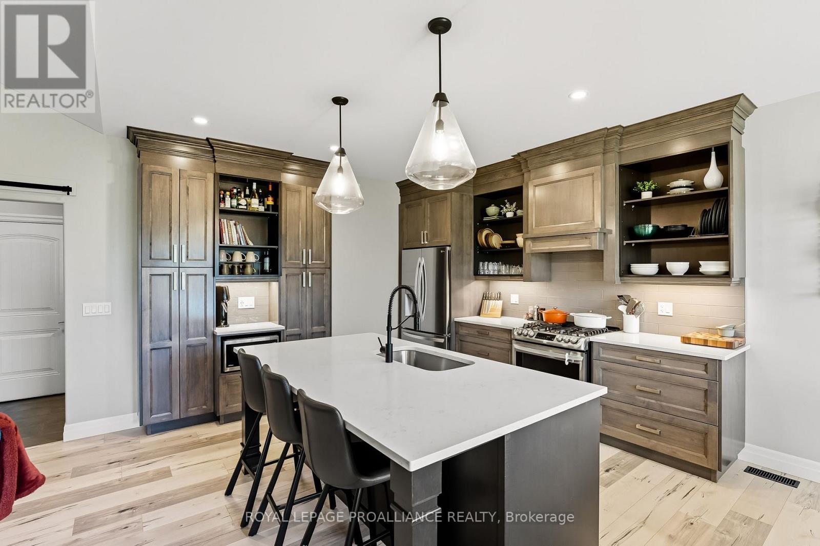 19 Ambrosia Terrace, Quinte West, Ontario  K8V 0G6 - Photo 15 - X12472508