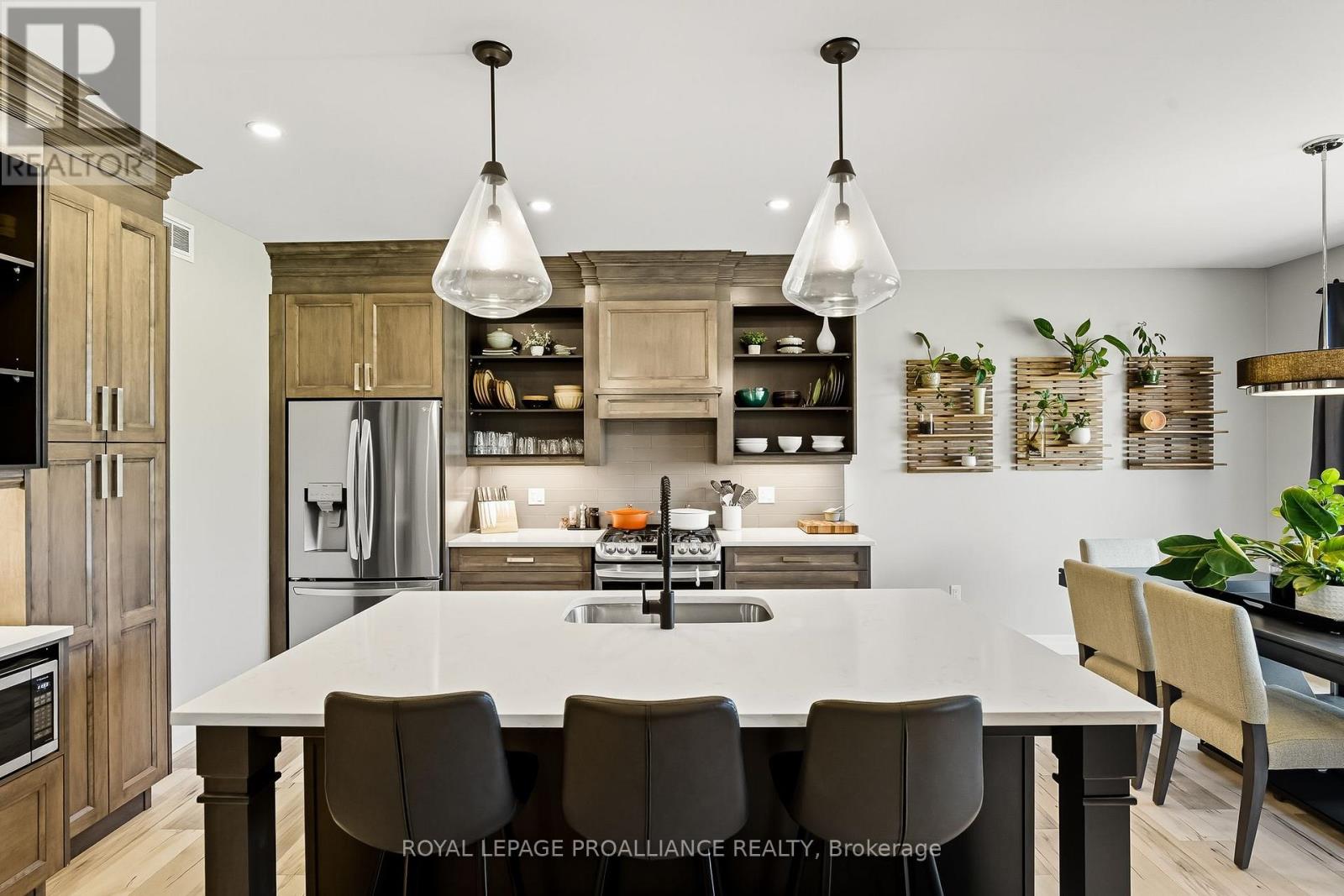 19 Ambrosia Terrace, Quinte West, Ontario  K8V 0G6 - Photo 20 - X12472508