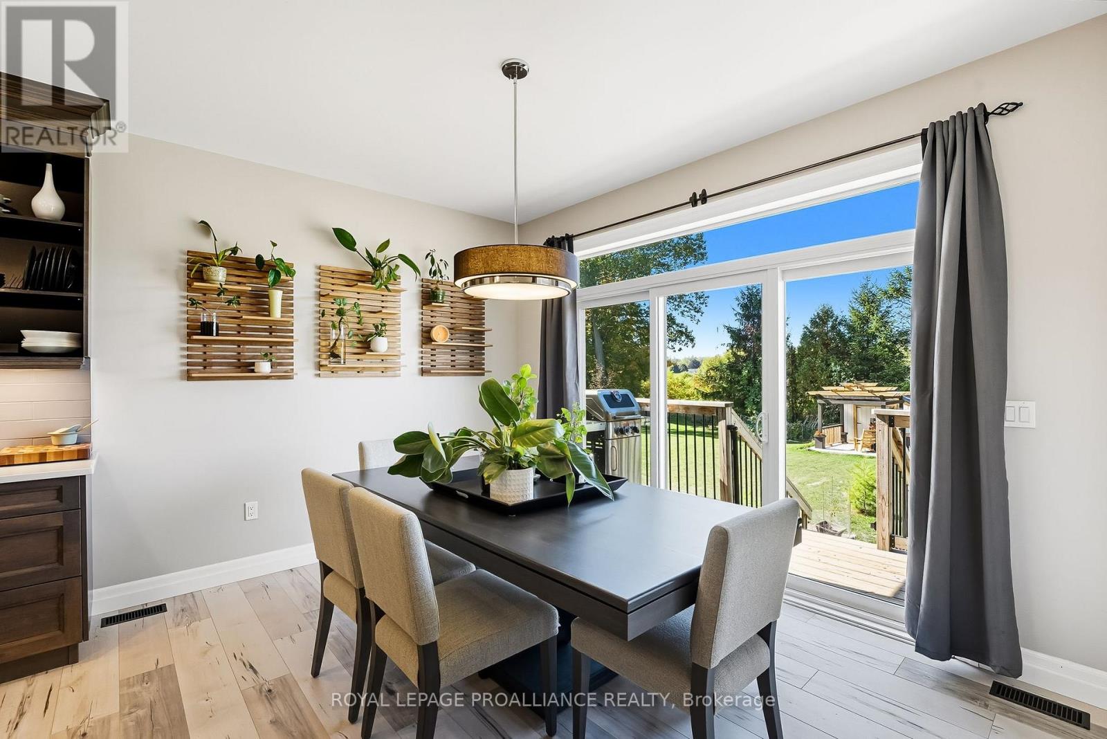 19 Ambrosia Terrace, Quinte West, Ontario  K8V 0G6 - Photo 22 - X12472508