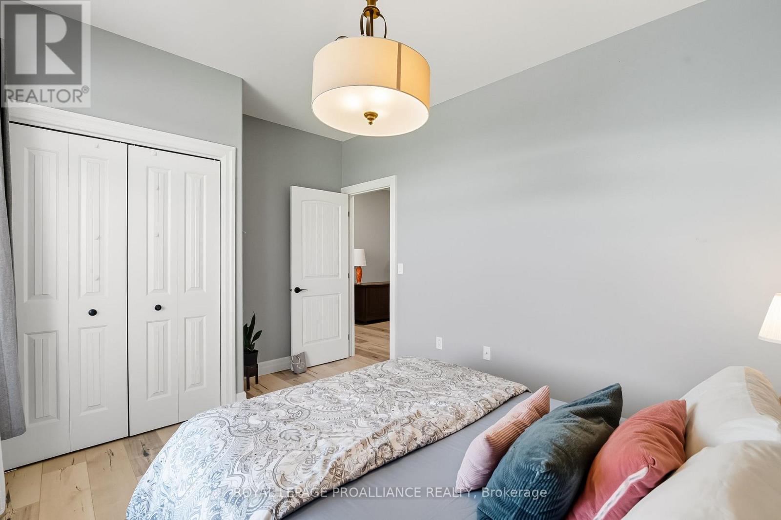 19 Ambrosia Terrace, Quinte West, Ontario  K8V 0G6 - Photo 31 - X12472508