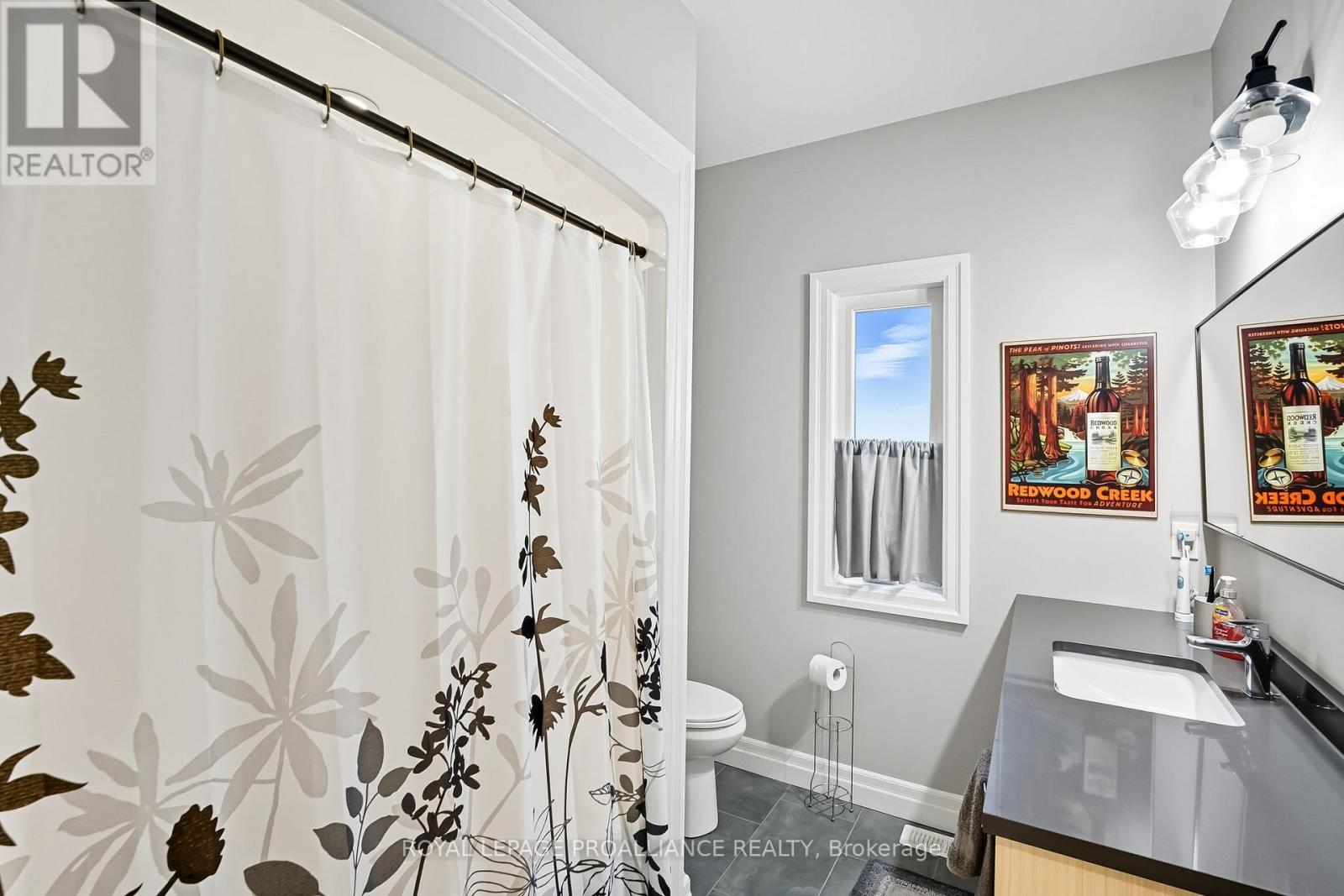 19 Ambrosia Terrace, Quinte West, Ontario  K8V 0G6 - Photo 33 - X12472508