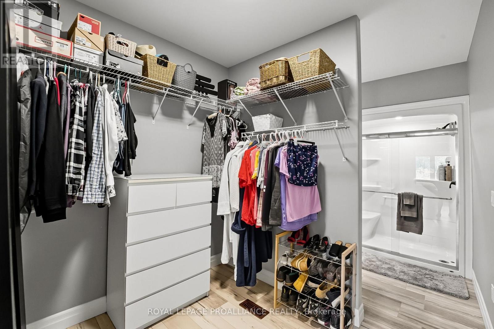 19 Ambrosia Terrace, Quinte West, Ontario  K8V 0G6 - Photo 37 - X12472508