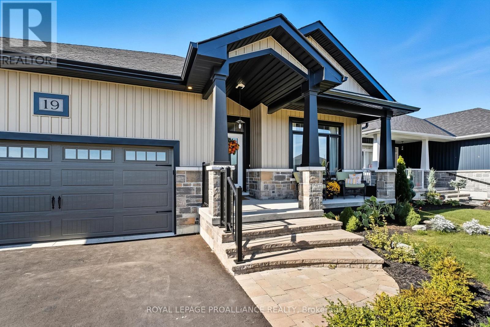 19 Ambrosia Terrace, Quinte West, Ontario  K8V 0G6 - Photo 4 - X12472508