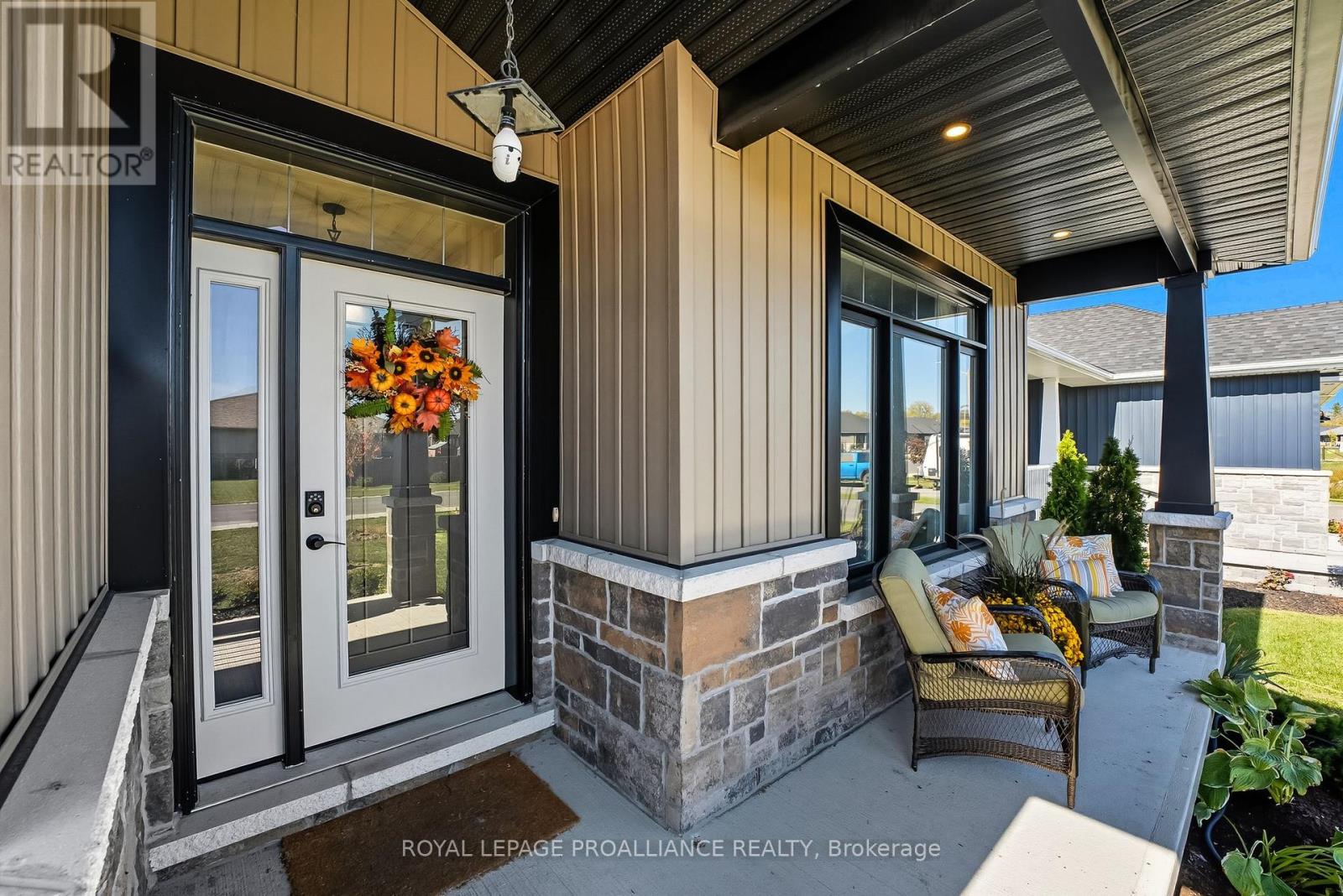 19 Ambrosia Terrace, Quinte West, Ontario  K8V 0G6 - Photo 6 - X12472508