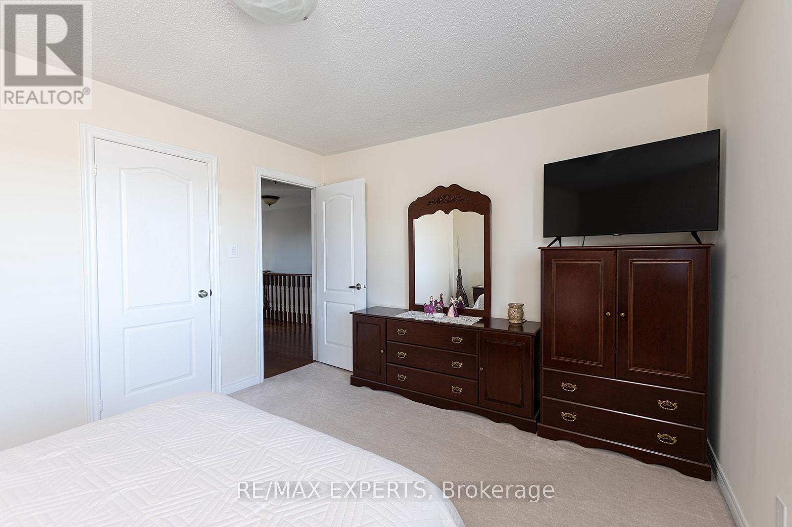 34 Laurentide Crescent, Brampton (Vales Of Castlemore North), Ontario  L6P 1Y4 - Photo 31 - W12471862