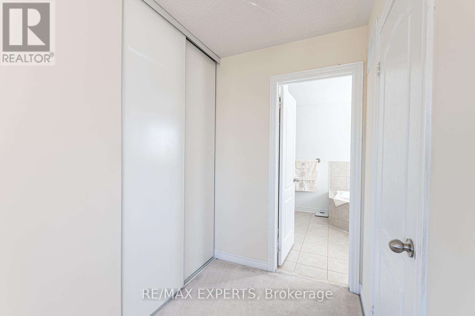 34 Laurentide Crescent, Brampton (Vales Of Castlemore North), Ontario  L6P 1Y4 - Photo 36 - W12471862