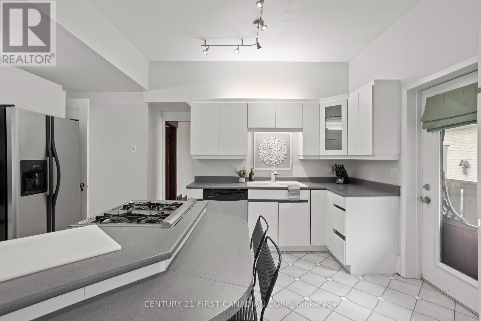 16 Woodward Avenue, London North, Ontario  N6H 2G7 - Photo 13 - X12472451