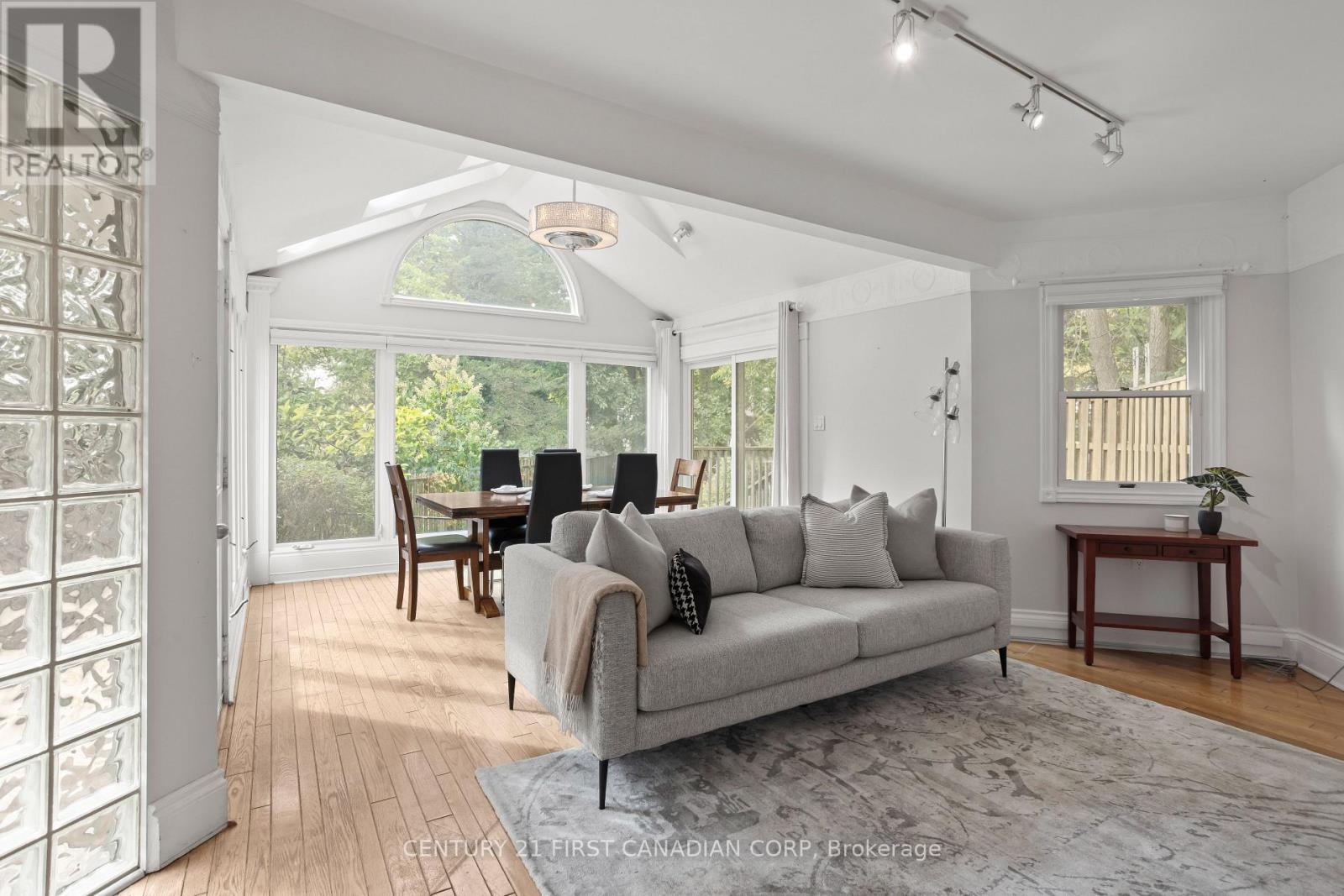 16 Woodward Avenue, London North, Ontario  N6H 2G7 - Photo 15 - X12472451
