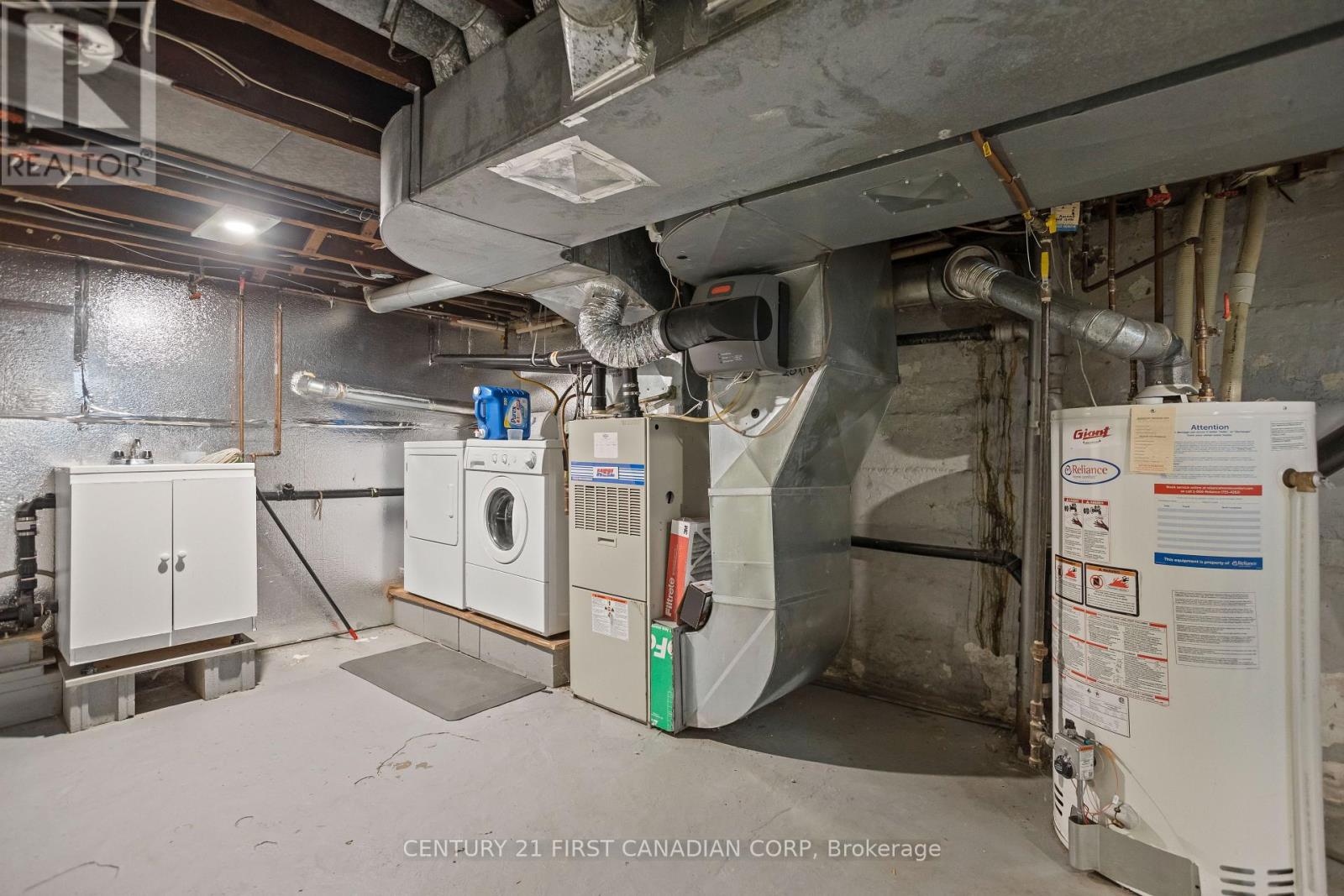 16 Woodward Avenue, London North, Ontario  N6H 2G7 - Photo 37 - X12472451