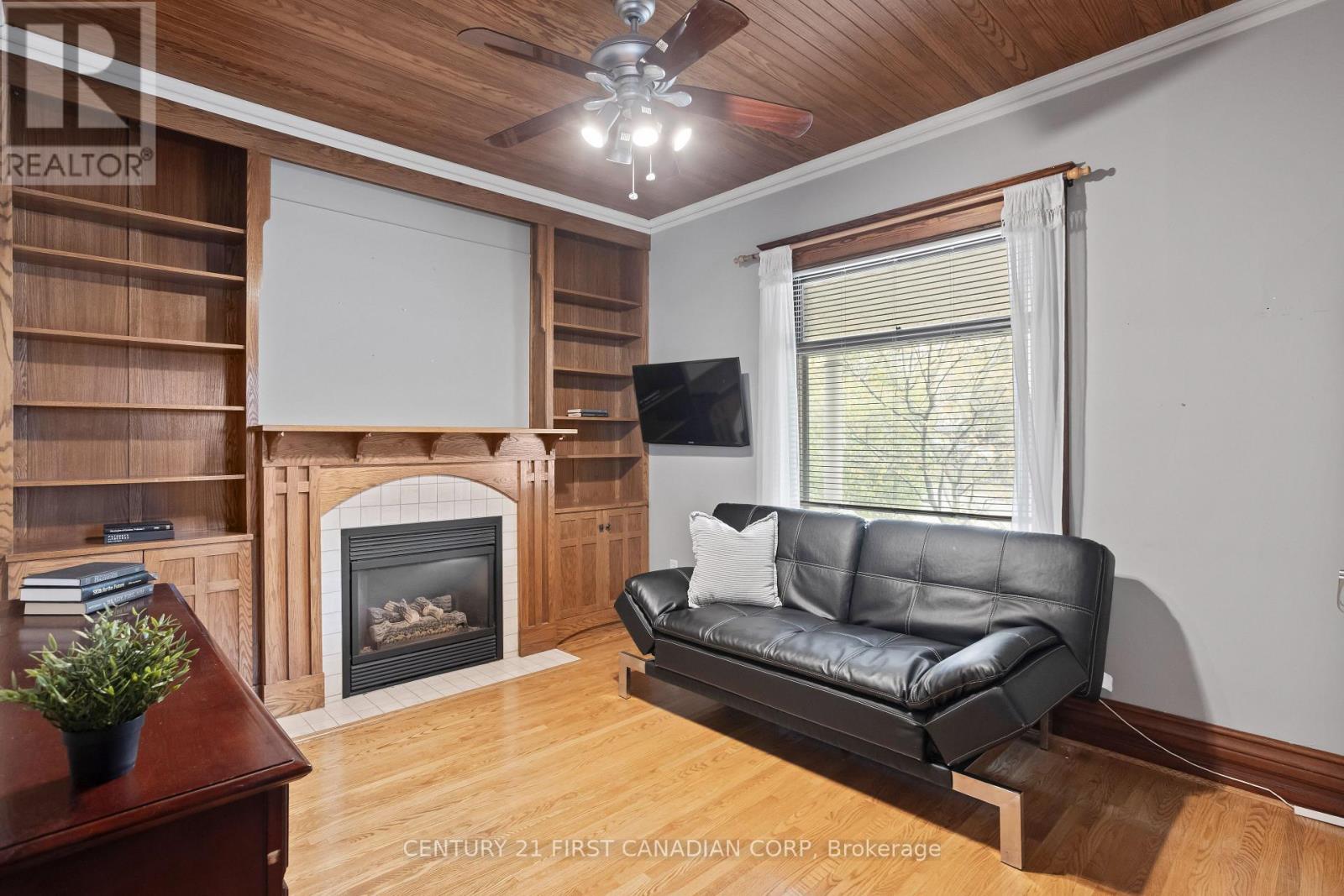 16 Woodward Avenue, London North, Ontario  N6H 2G7 - Photo 8 - X12472451