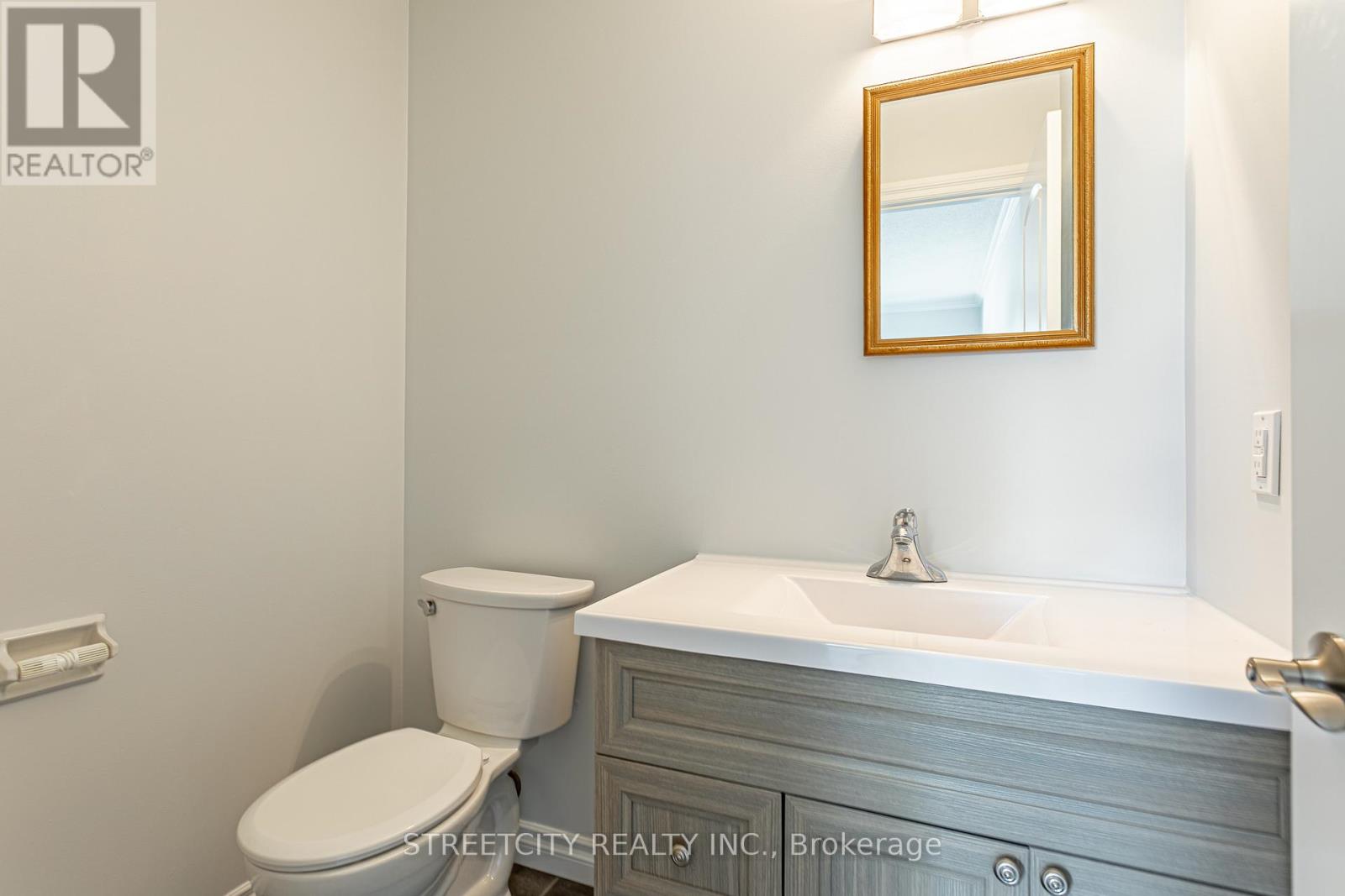35 - 359 Evergalde Crescent N, London North, Ontario  N6H 4M8 - Photo 20 - X12472484