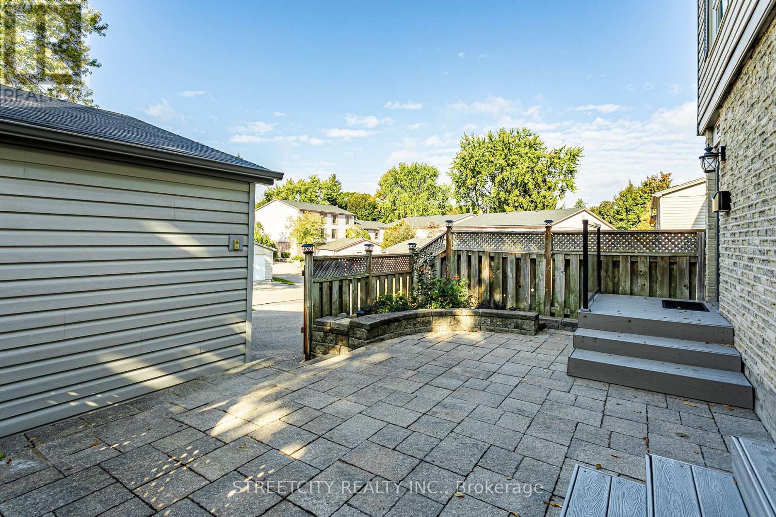 35 - 359 Evergalde Crescent N, London North, Ontario  N6H 4M8 - Photo 30 - X12472484