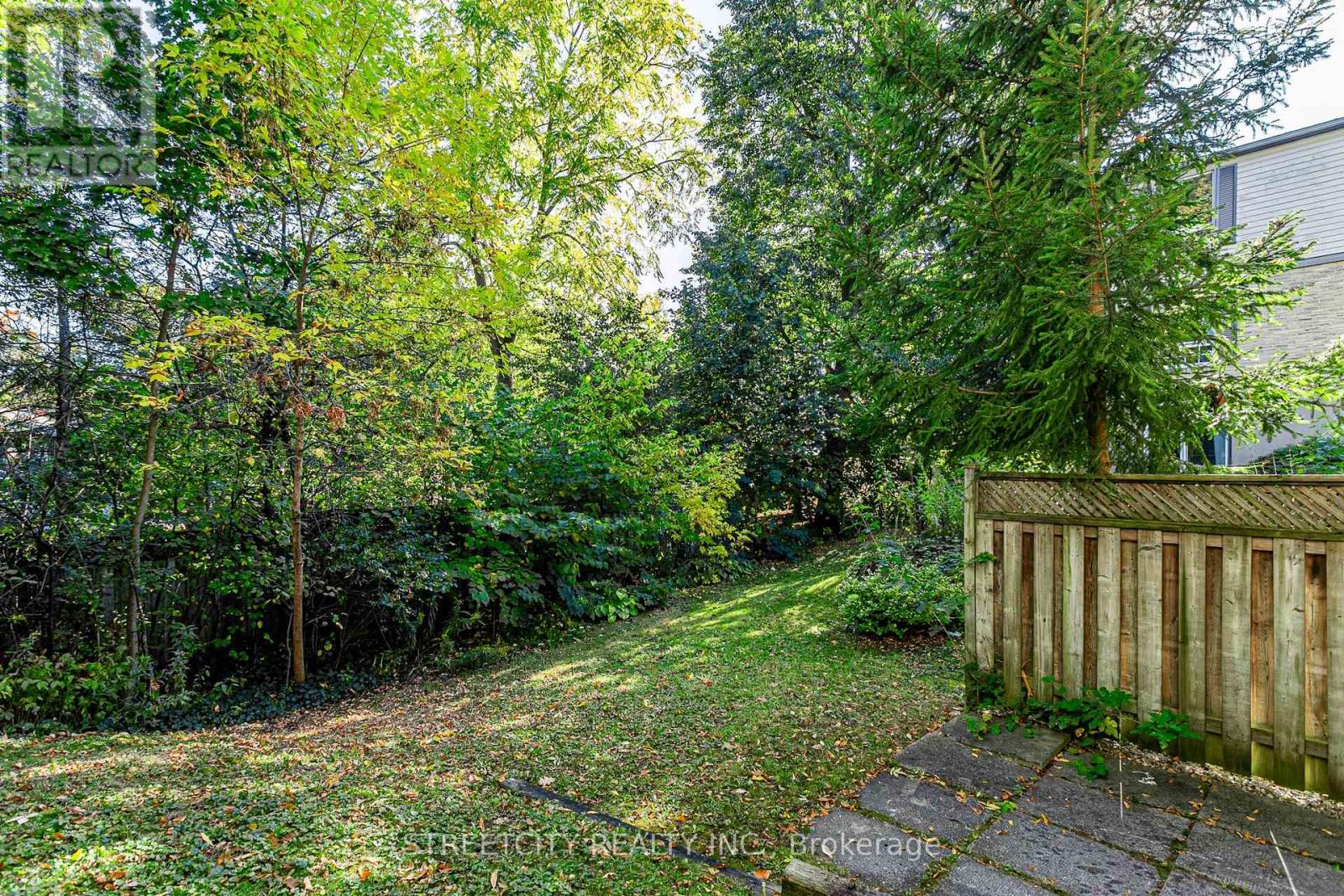 35 - 359 Evergalde Crescent N, London North, Ontario  N6H 4M8 - Photo 34 - X12472484