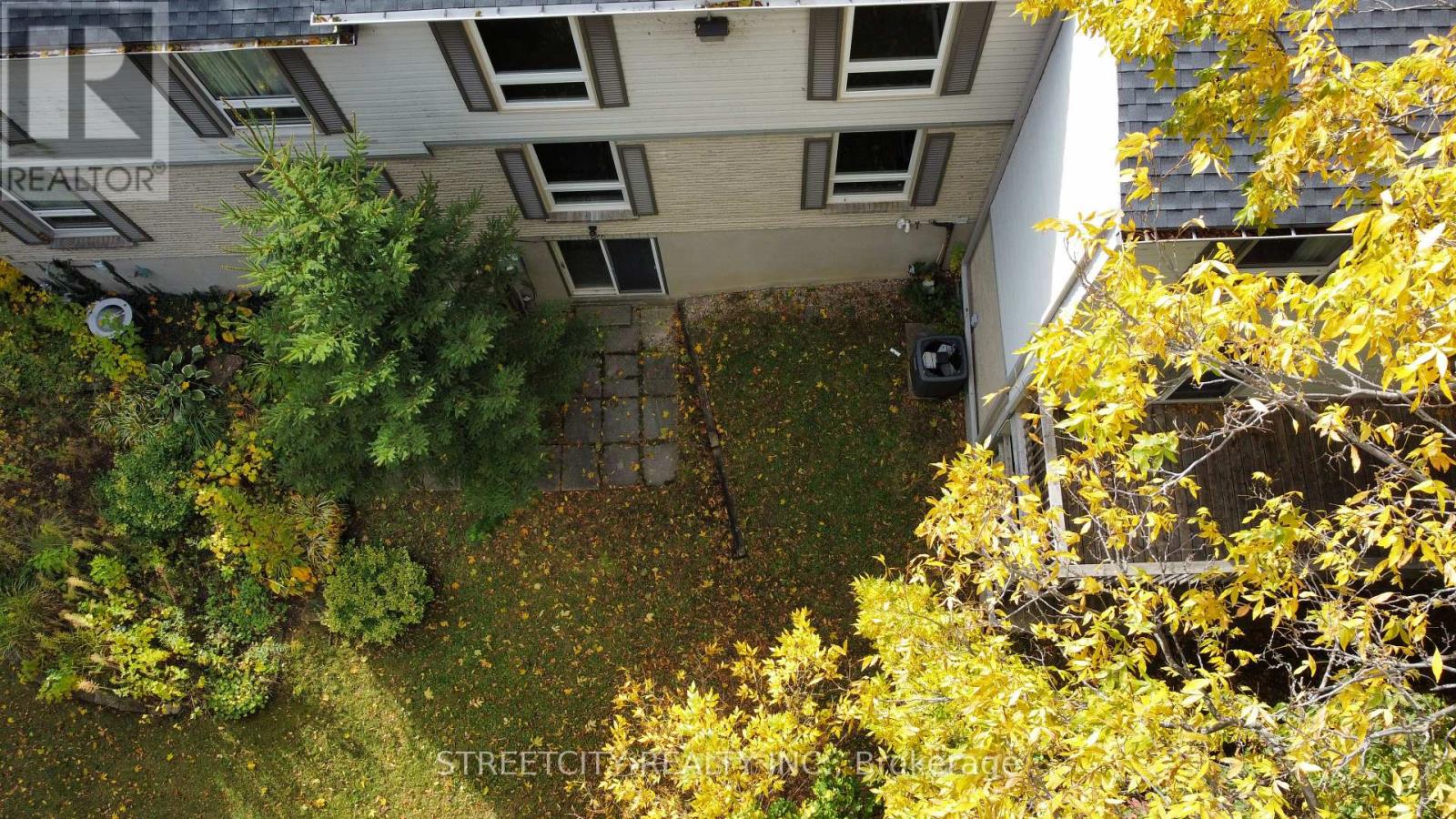 35 - 359 Evergalde Crescent N, London North, Ontario  N6H 4M8 - Photo 37 - X12472484