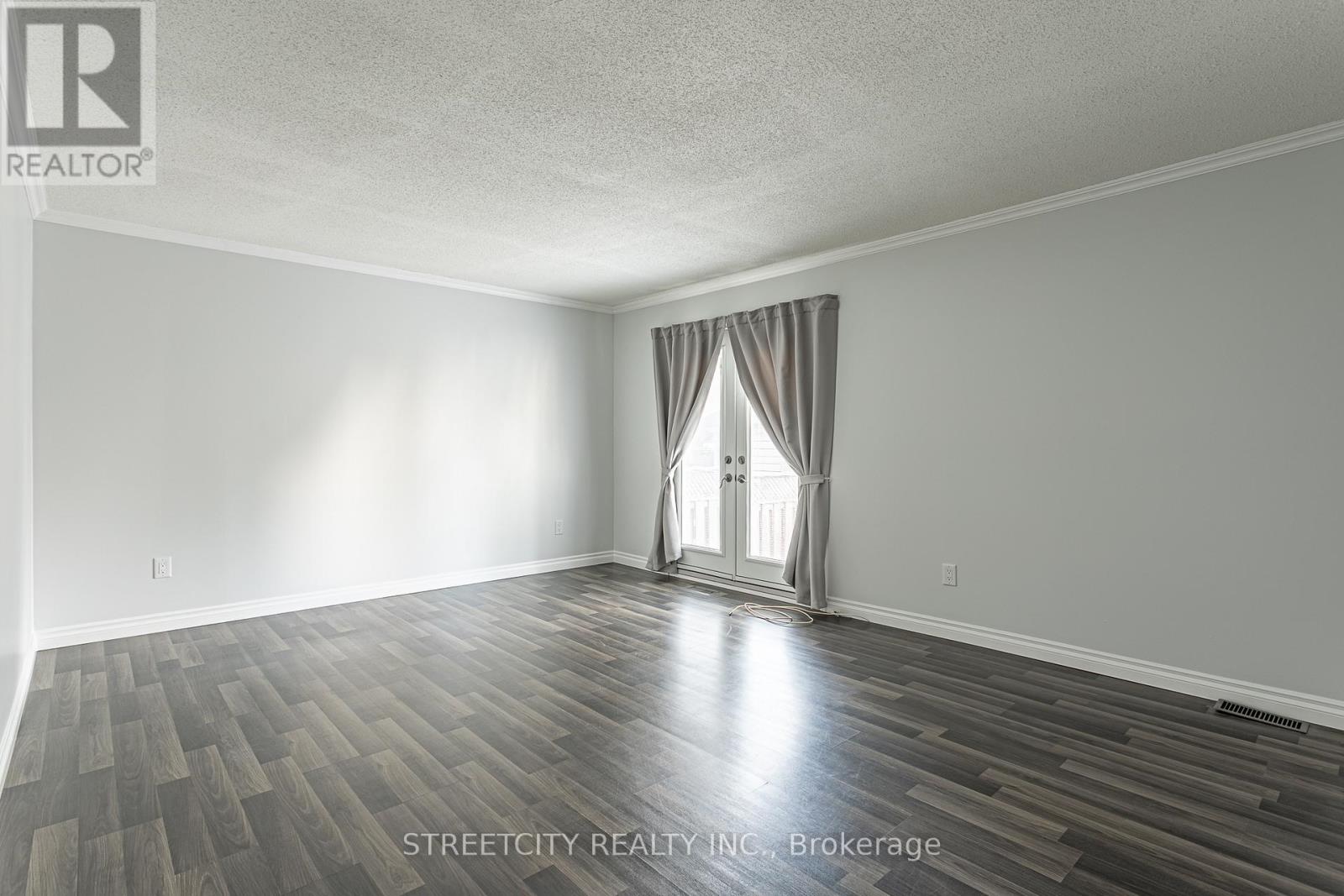 35 - 359 Evergalde Crescent N, London North, Ontario  N6H 4M8 - Photo 6 - X12472484
