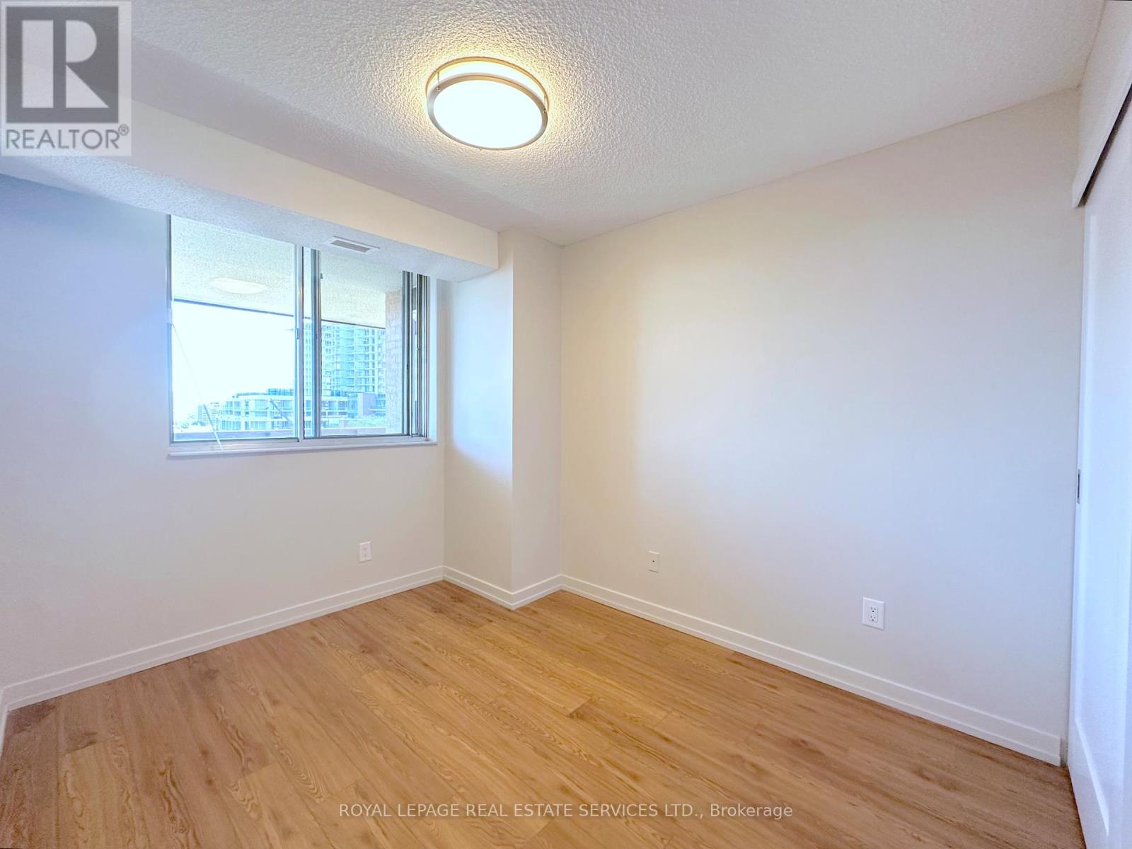 811 - 165 La Rose Avenue, Toronto, Ontario  M9P 3S9 - Photo 11 - W12472371