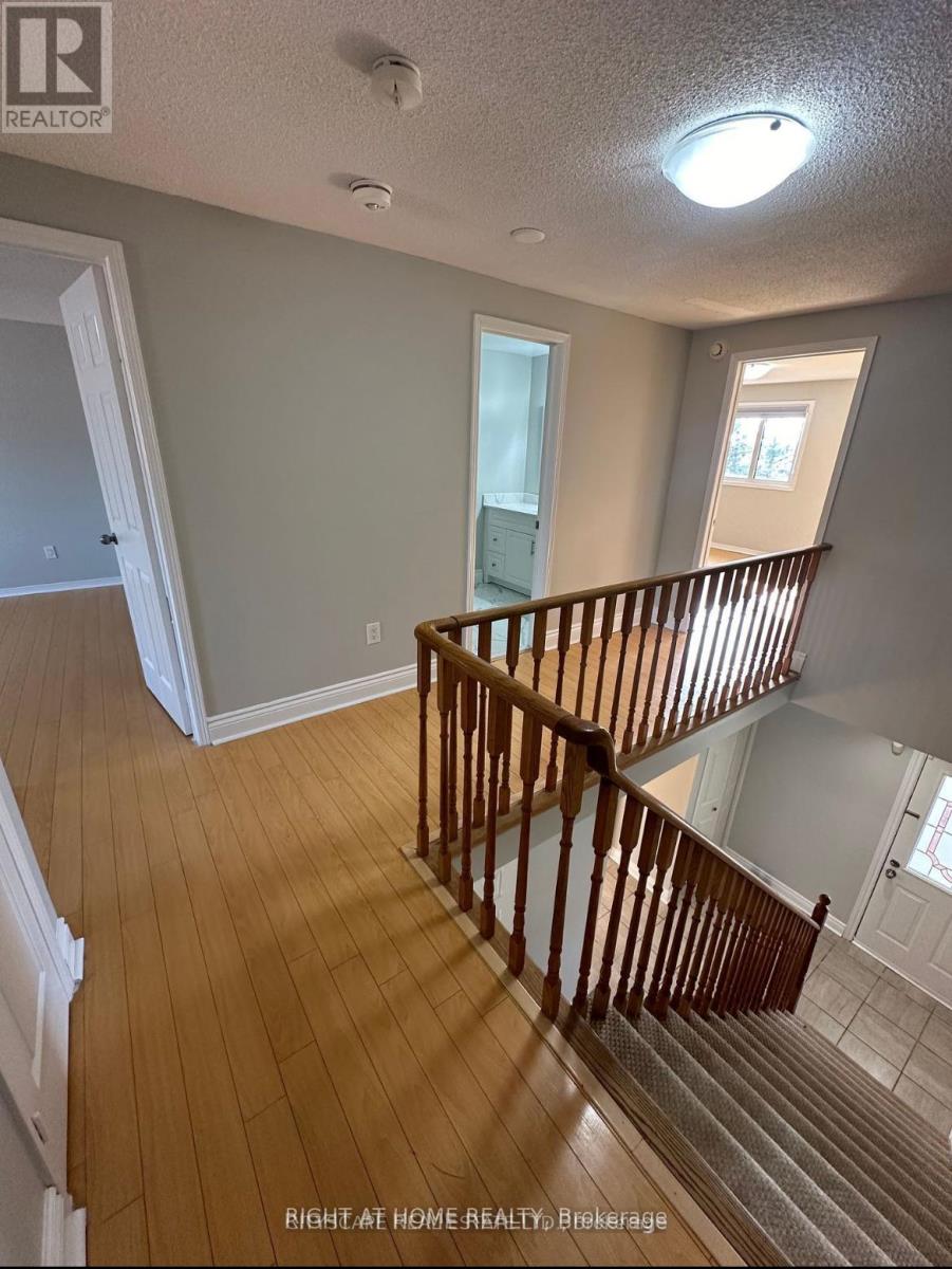 Upper - 56 Stanwell Drive, Brampton, Ontario  L6Z 3Y3 - Photo 8 - W12472384