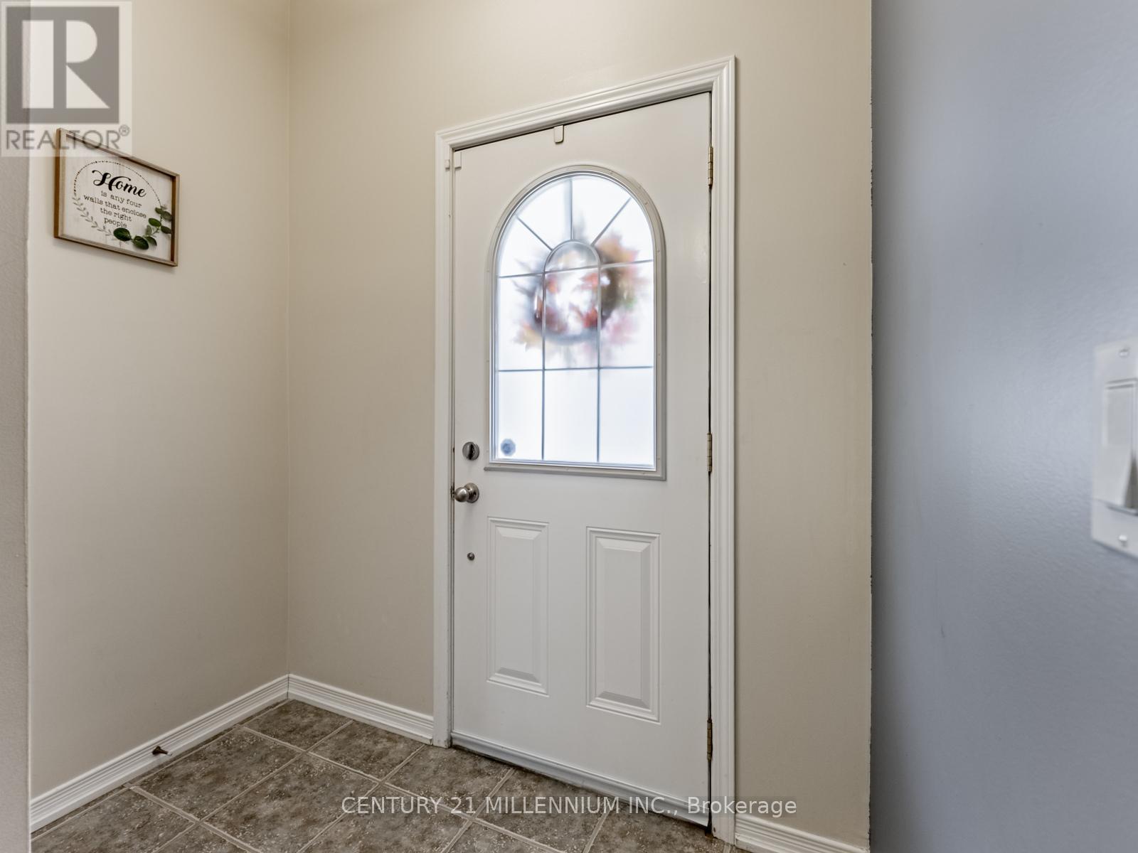111 Cedar Lake Crescent, Brampton (Bram West), Ontario  L6Y 0R1 - Photo 4 - W12472408