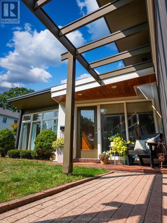 46 Henley Drive, St. Catharines, Ontario  L2N 4A9 - Photo 12 - X12472489