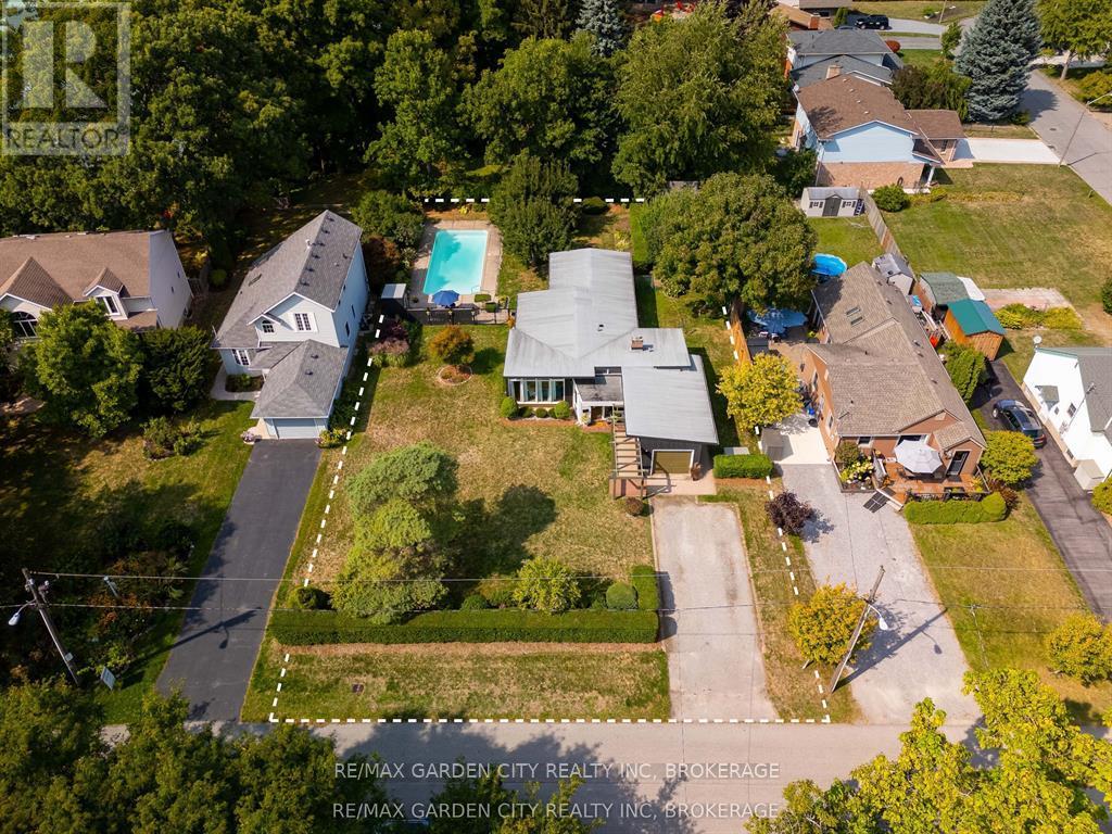 46 Henley Drive, St. Catharines, Ontario  L2N 4A9 - Photo 3 - X12472489
