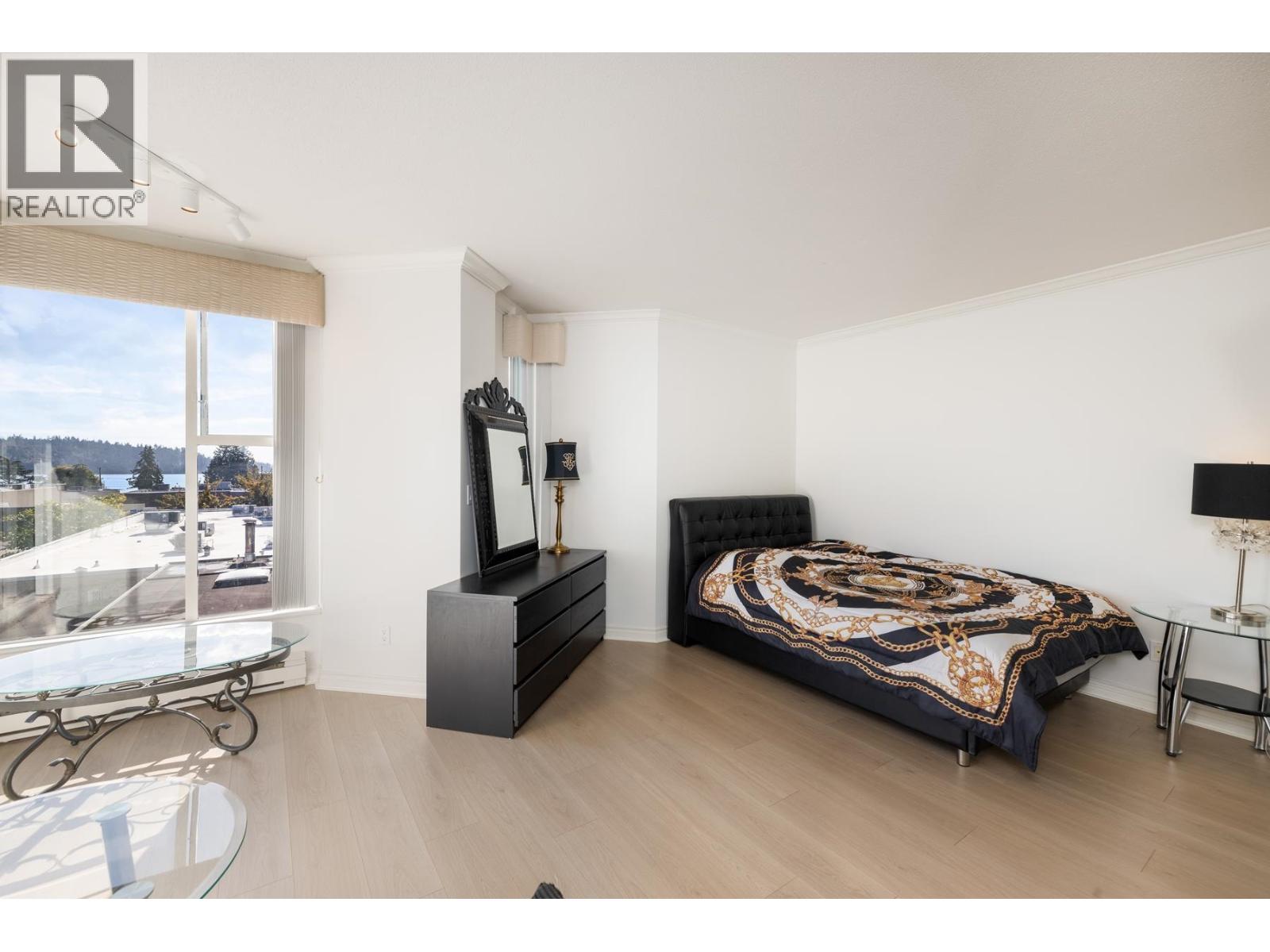 201 588 16th Street, West Vancouver, British Columbia  V7T 1A7 - Photo 12 - R3060033