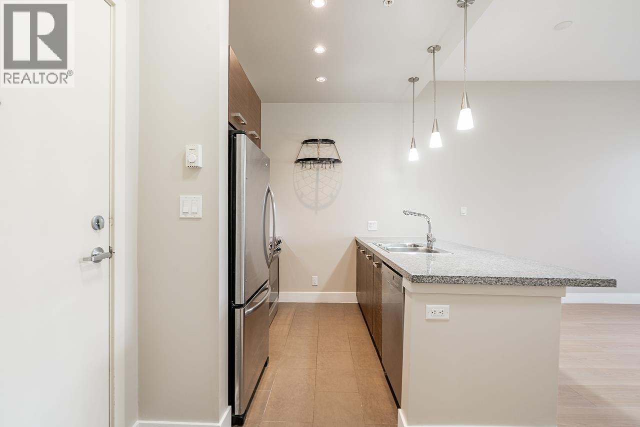 402 2957 Glen Drive, Coquitlam, British Columbia  V3B 0B5 - Photo 7 - R3060048