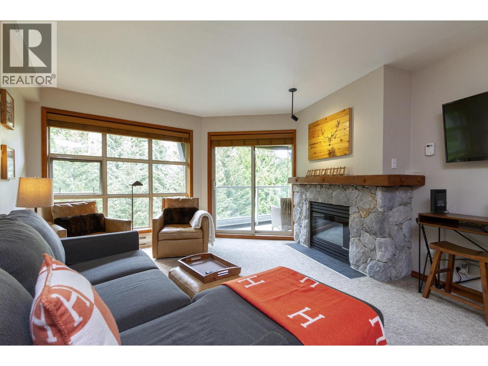 545 4800 Spearhead Drive, Whistler, British Columbia  V8E 1G1 - Photo 2 - R3060080