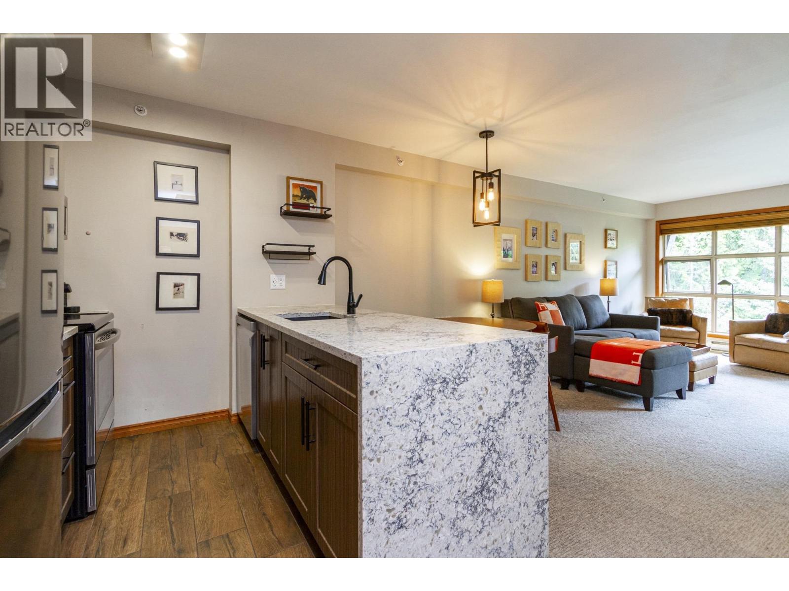 545 4800 Spearhead Drive, Whistler, British Columbia  V8E 1G1 - Photo 4 - R3060080
