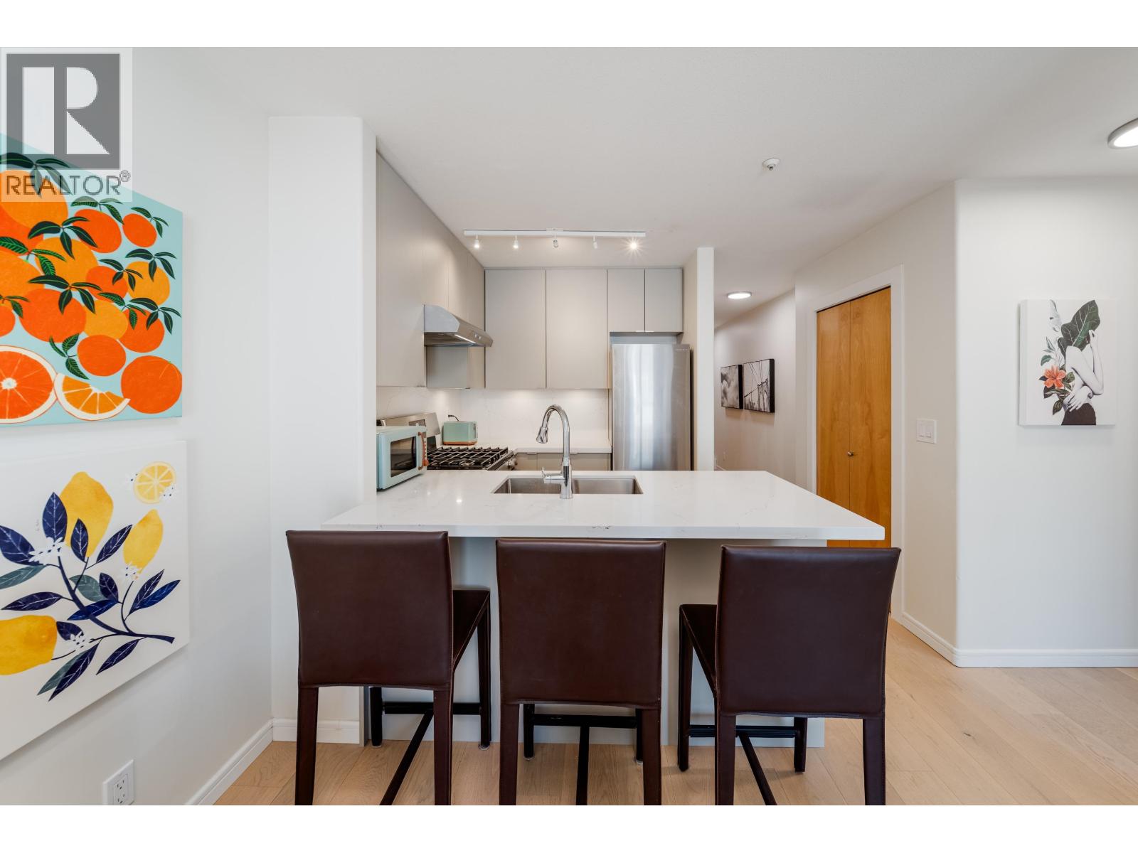 404 2688 Vine Street, Vancouver, British Columbia  V6K 4T6 - Photo 2 - R3060088