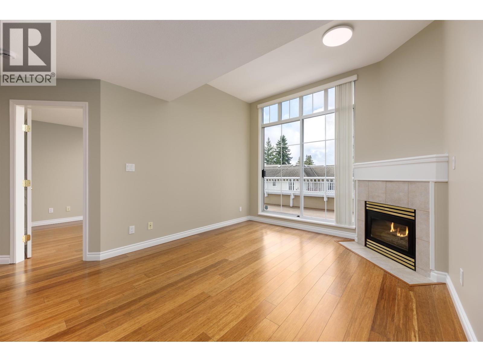301 7117 Antrim Avenue, Burnaby, British Columbia  V5J 5K1 - Photo 3 - R3060091