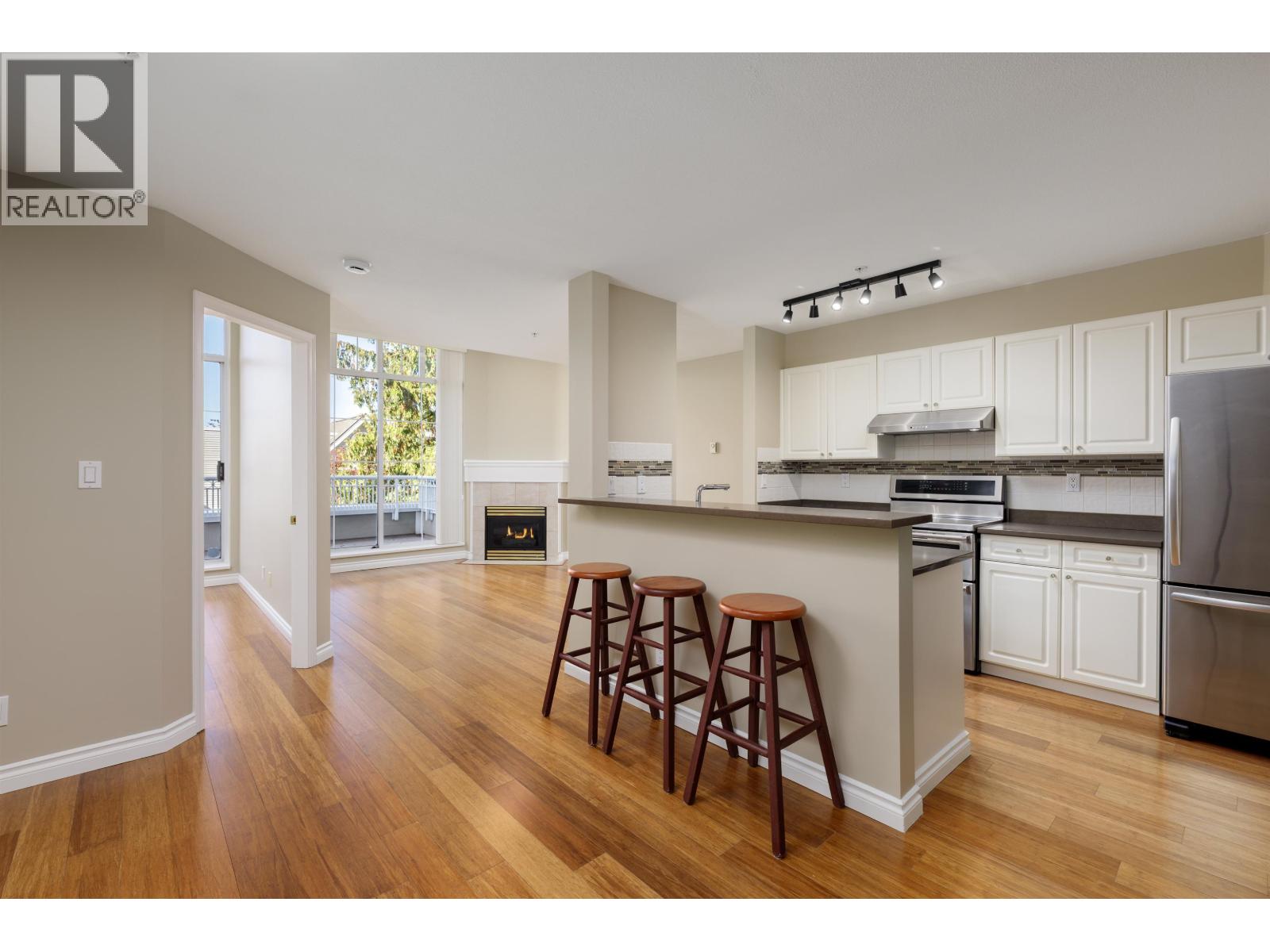 301 7117 Antrim Avenue, Burnaby, British Columbia  V5J 5K1 - Photo 7 - R3060091
