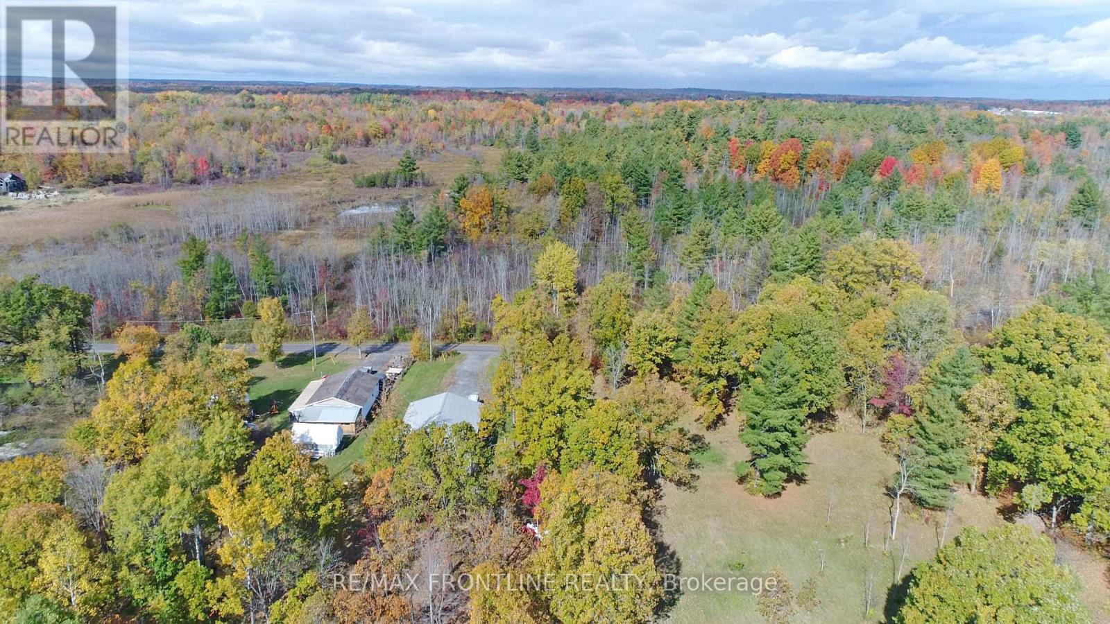 900 Beaver Road, Gananoque, Ontario  K7G 2H5 - Photo 2 - X12472442
