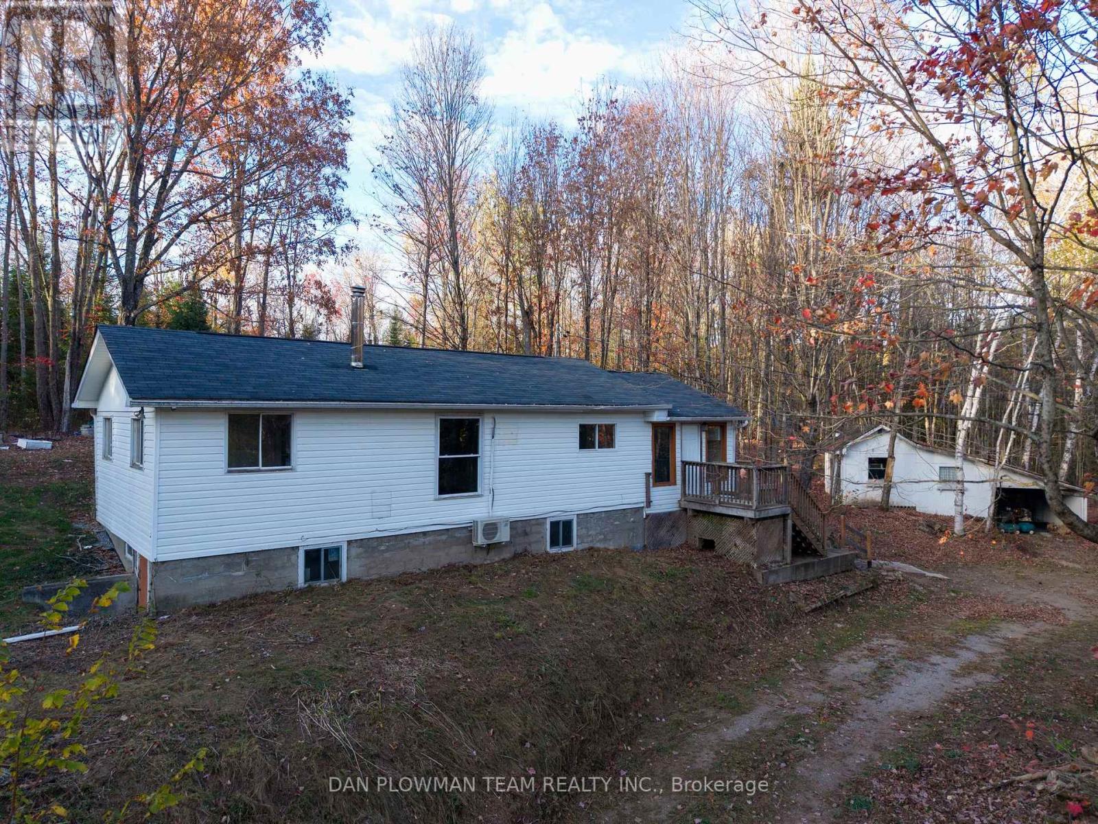 1919 Irondale Road, Highlands East (Glamorgan), Ontario  K0M 2A0 - Photo 6 - X12472399
