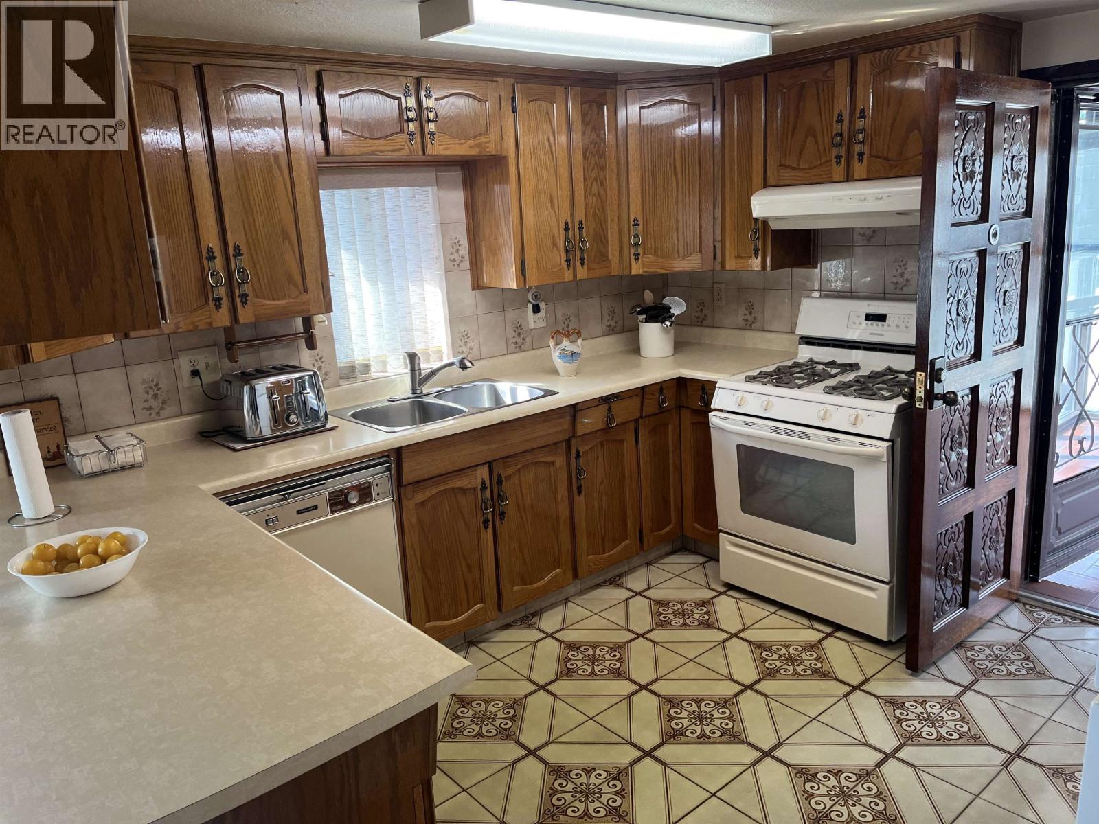 3961 Venables Street, Burnaby, British Columbia  V5C 2Z3 - Photo 4 - R3060037