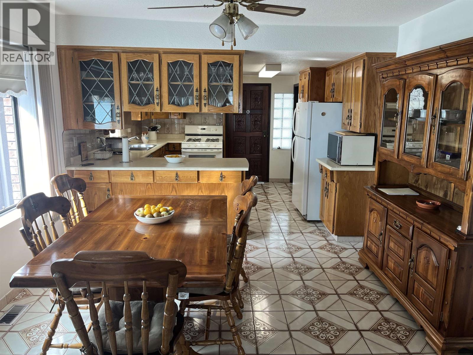 3961 Venables Street, Burnaby, British Columbia  V5C 2Z3 - Photo 5 - R3060037