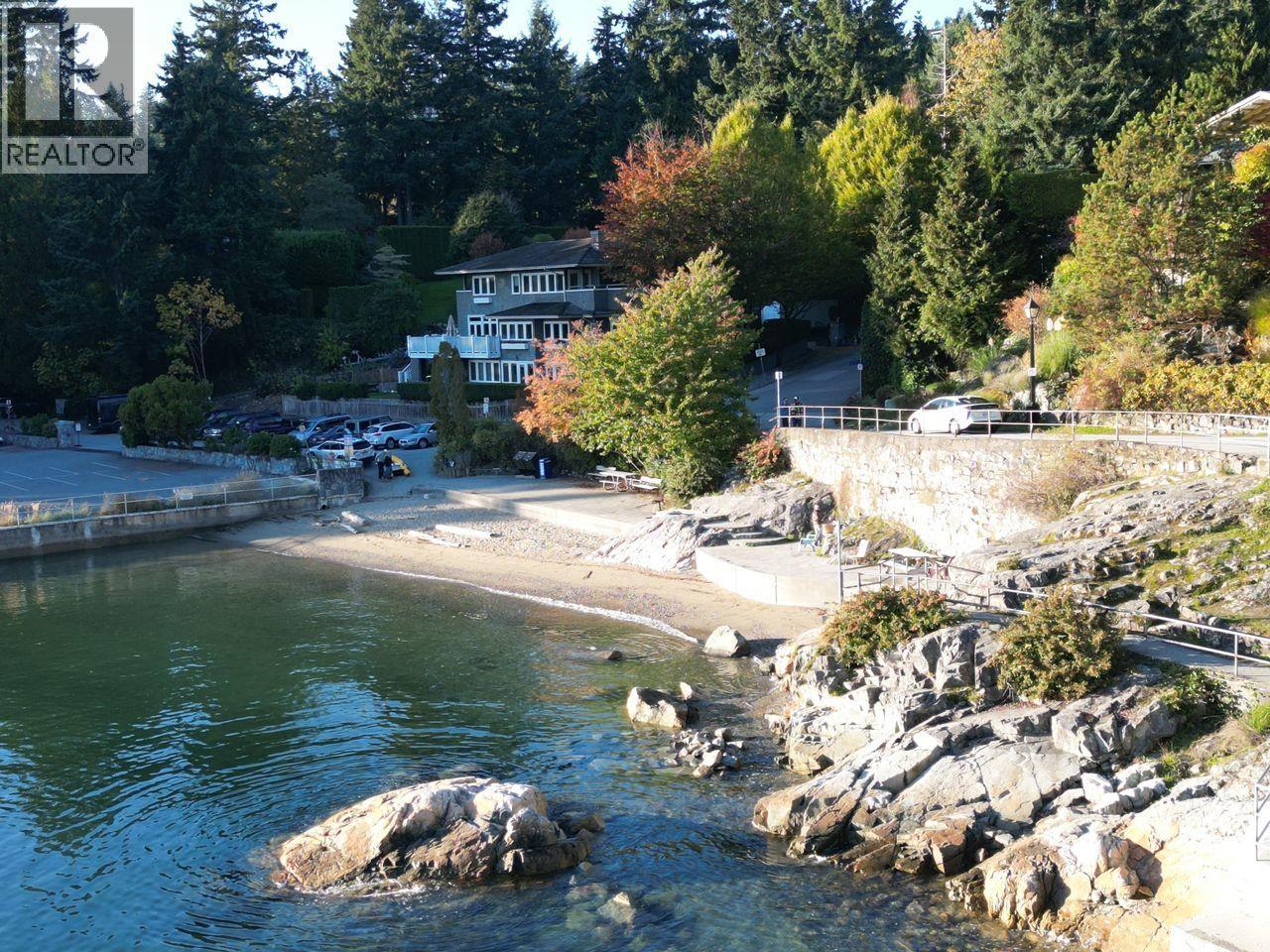 5540 Marine Drive, West Vancouver, British Columbia V7W 2R5 - Photo 39 - R3060040