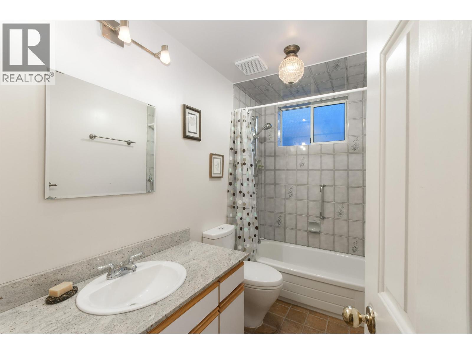 3316 W 3rd Avenue, Vancouver, British Columbia  V6R 1L4 - Photo 8 - R3060070
