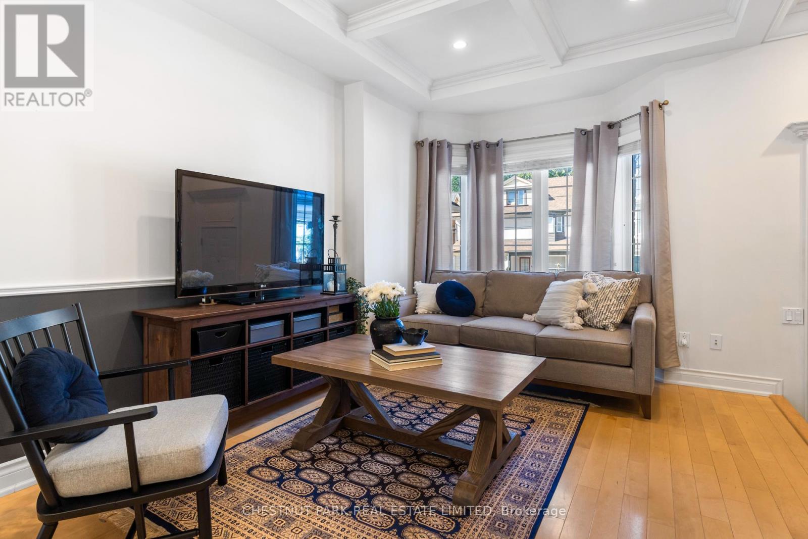129 Jones Avenue, Toronto, Ontario  M4M 2Z7 - Photo 6 - E12441177