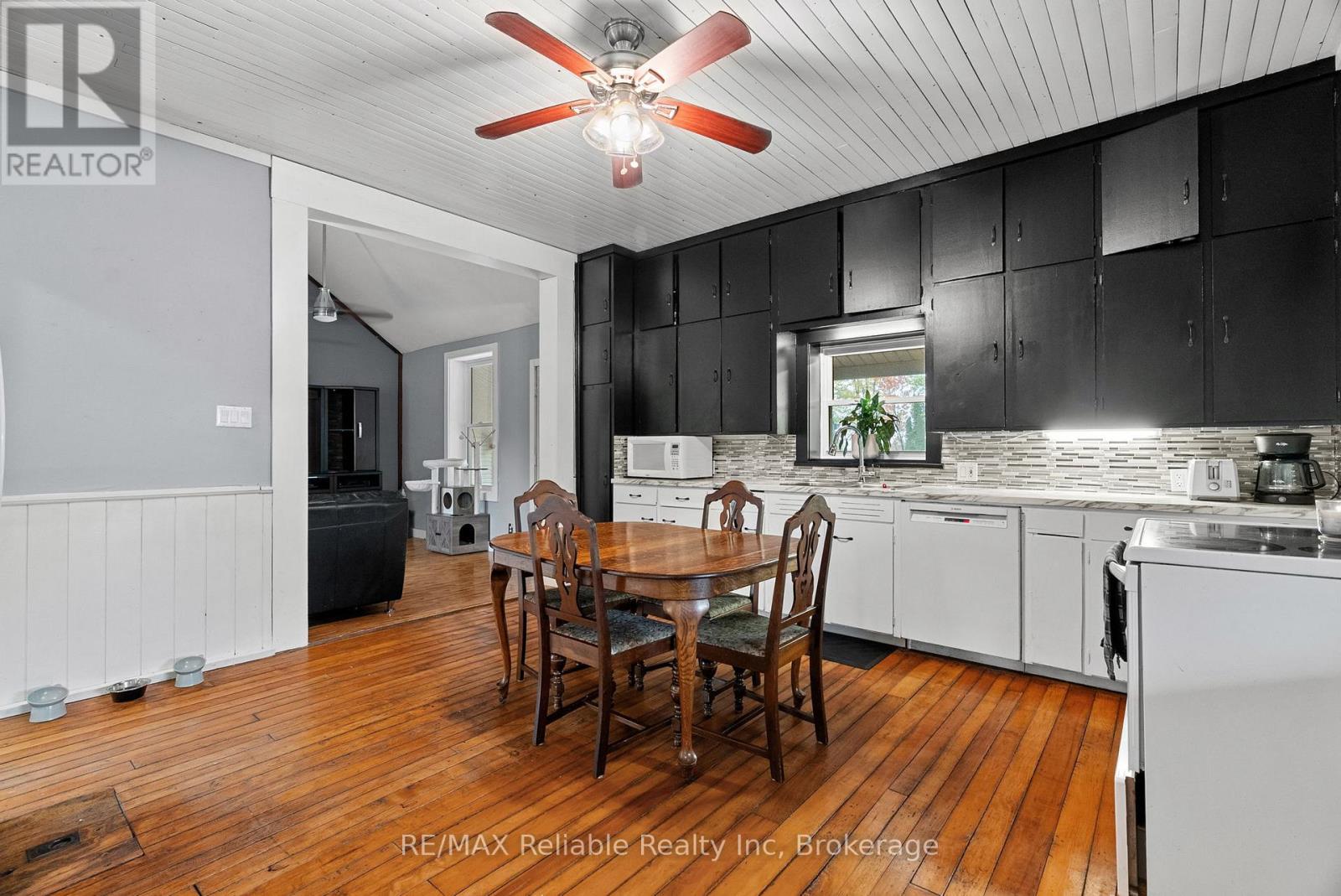 43488 Chiselhurst Road, Huron East, Ontario  N0M 2E0 - Photo 10 - X12472427