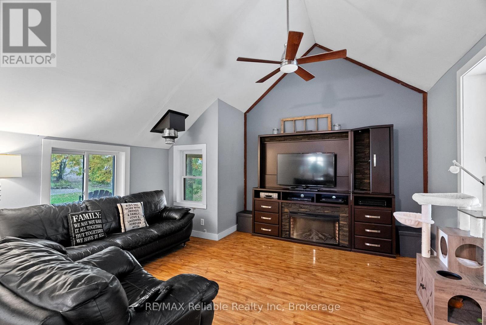 43488 Chiselhurst Road, Huron East, Ontario  N0M 2E0 - Photo 12 - X12472427