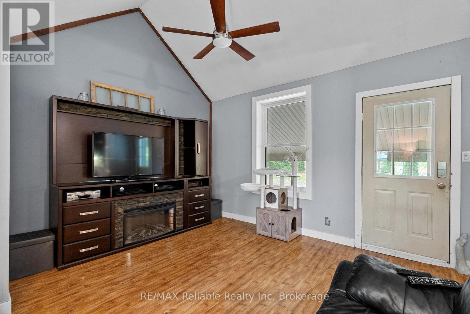 43488 Chiselhurst Road, Huron East, Ontario  N0M 2E0 - Photo 14 - X12472427