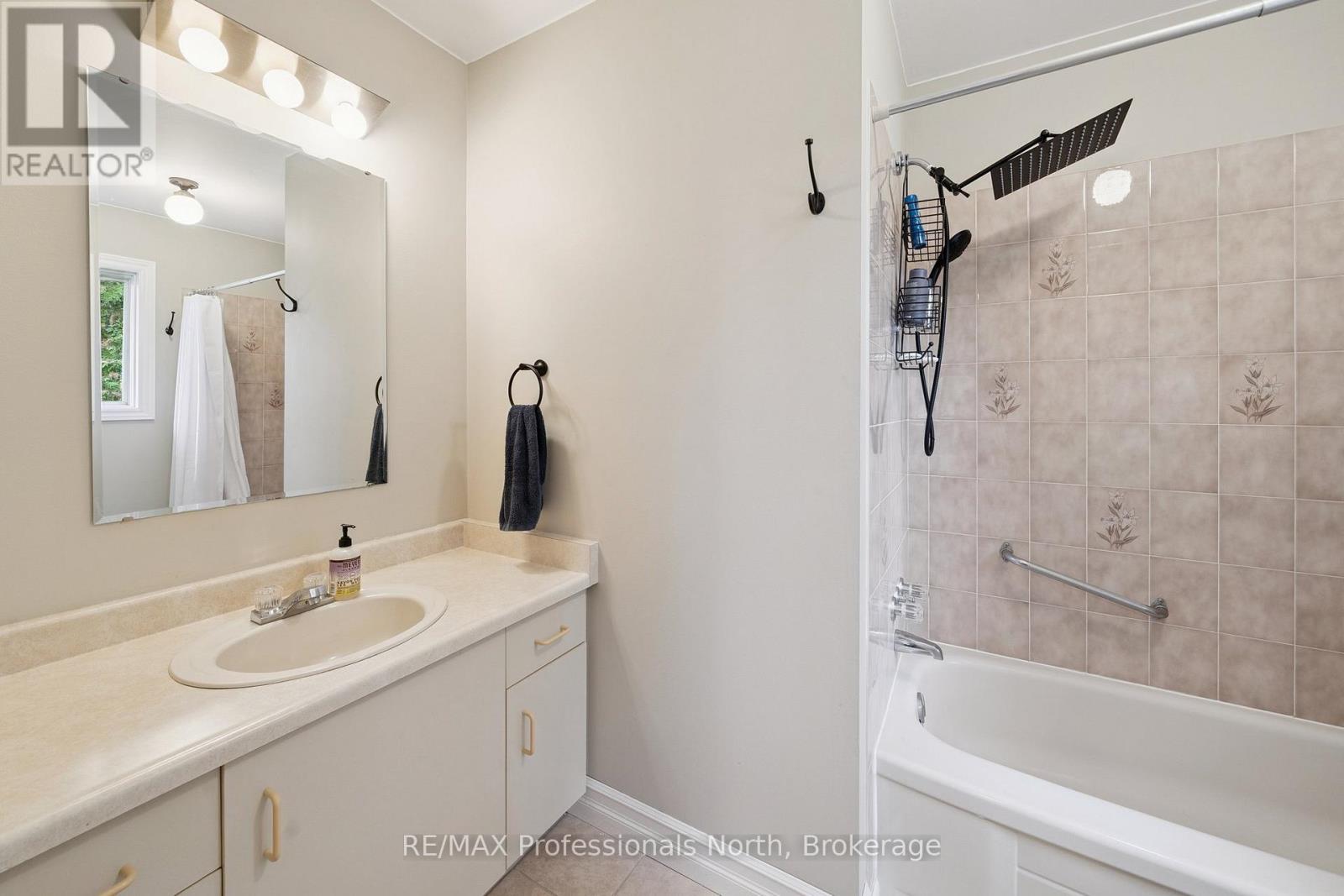 27 Gouldie Street, Huntsville, Ontario  P1H 1M5 - Photo 15 - X12472517