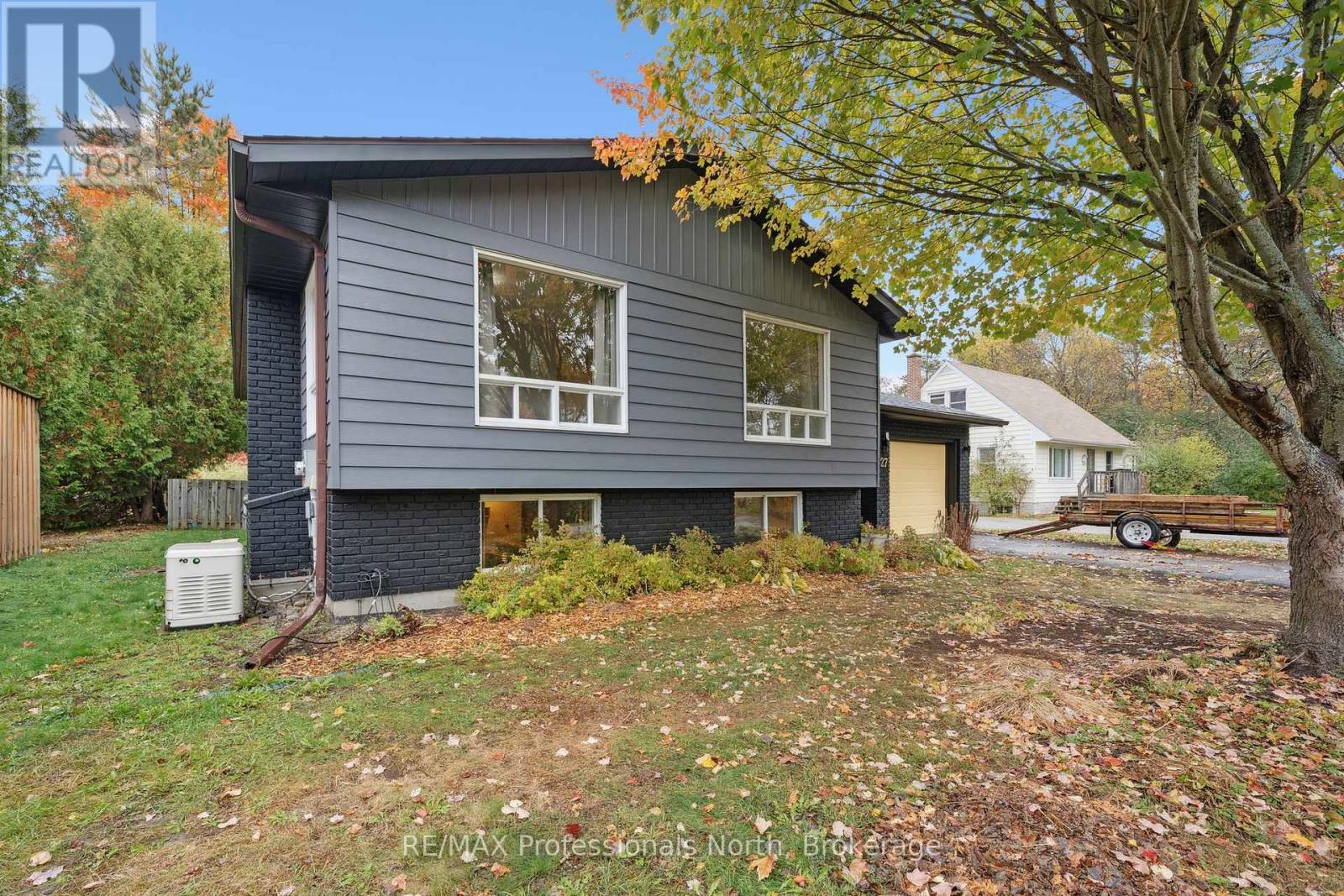 27 Gouldie Street, Huntsville, Ontario  P1H 1M5 - Photo 3 - X12472517