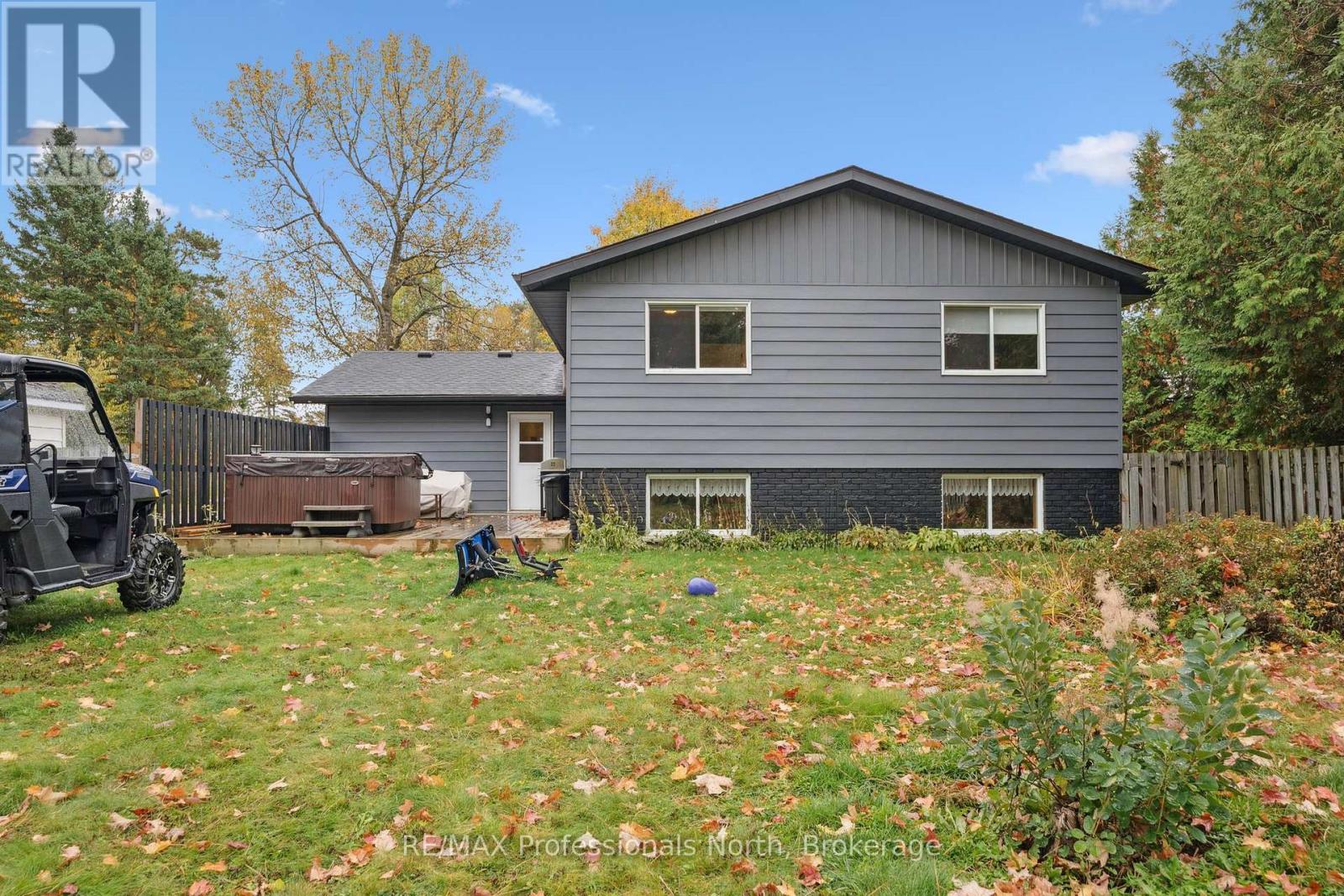 27 Gouldie Street, Huntsville, Ontario  P1H 1M5 - Photo 36 - X12472517