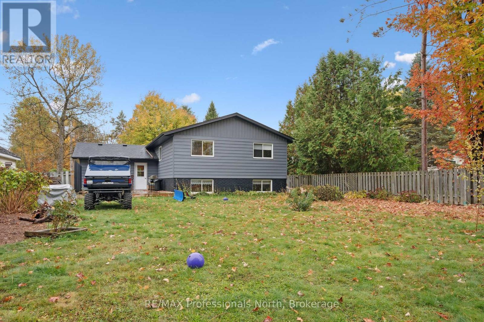 27 Gouldie Street, Huntsville, Ontario  P1H 1M5 - Photo 37 - X12472517